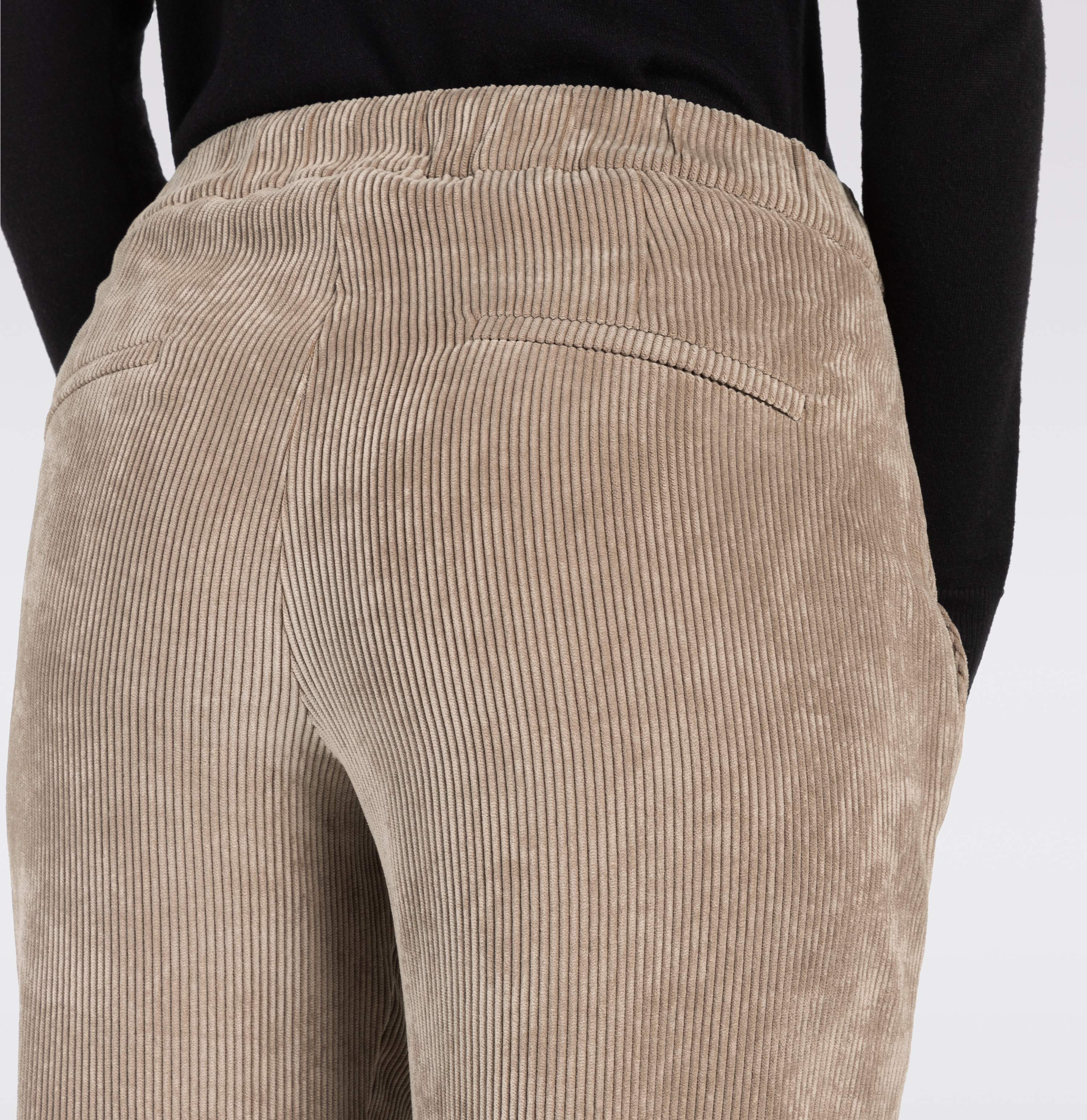 MAC_Autumn-2024_242_3051-00-0410-242_6-jpg