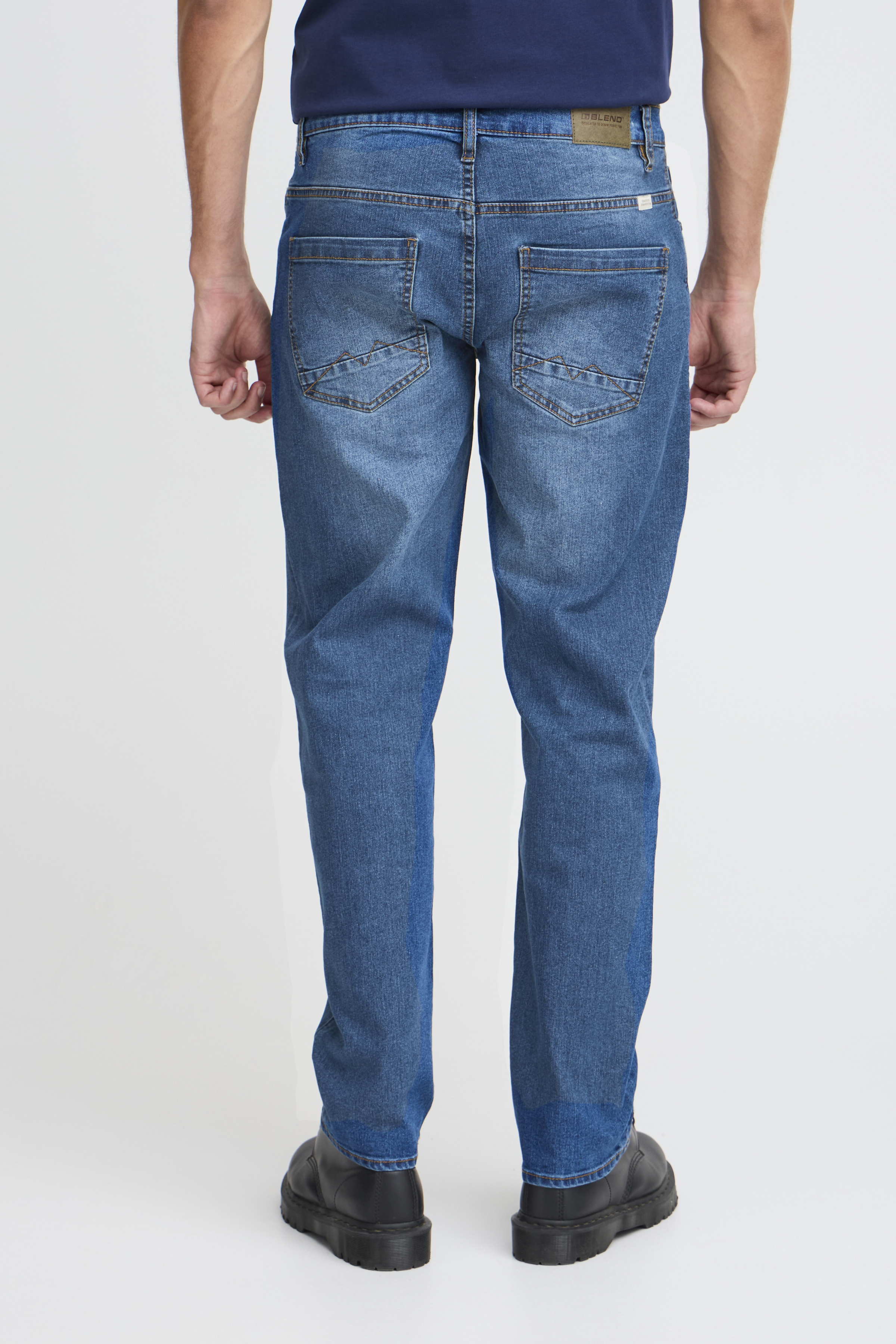 20717112_203279_550-jpg