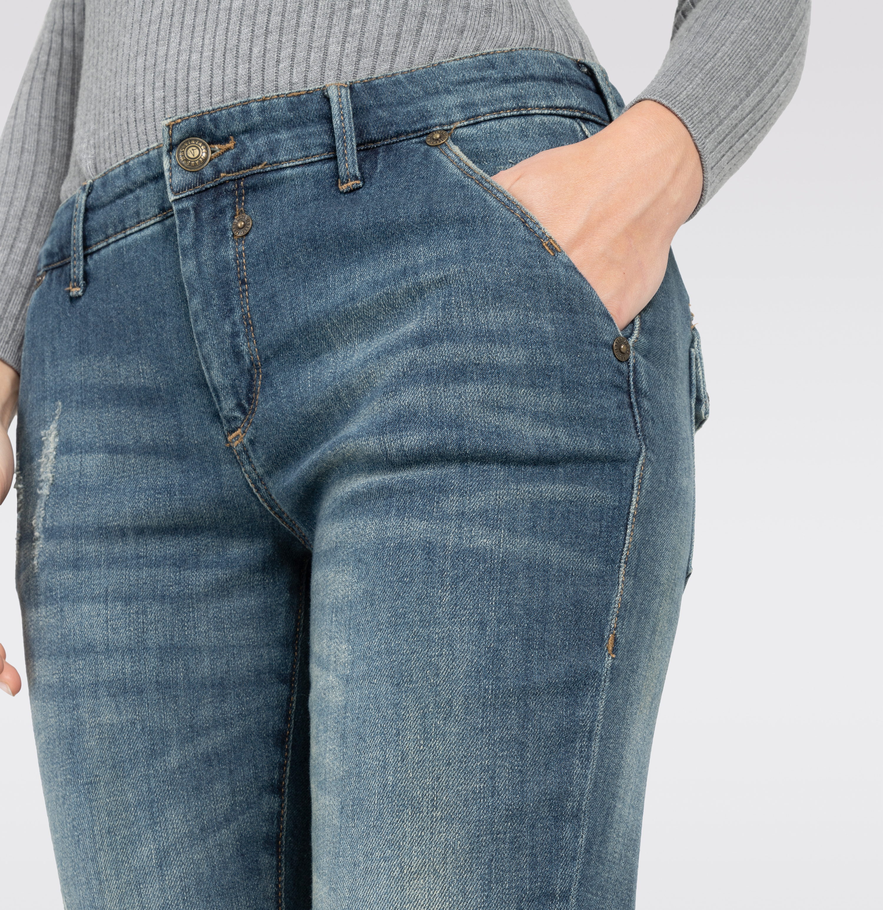 MAC_Early-Spring-2025_D613_2801-90-0333L-D613_9-jpg