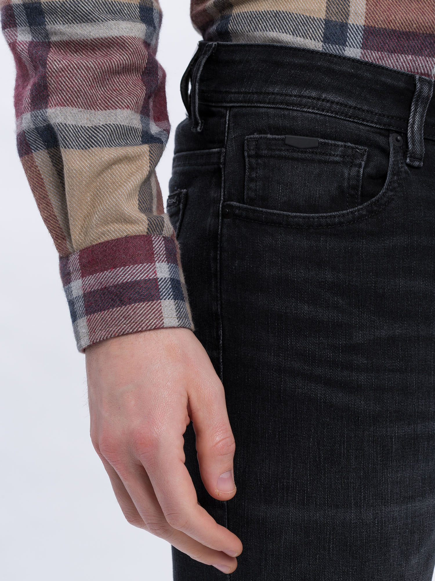 E_162_008_cross_jeans_null_4