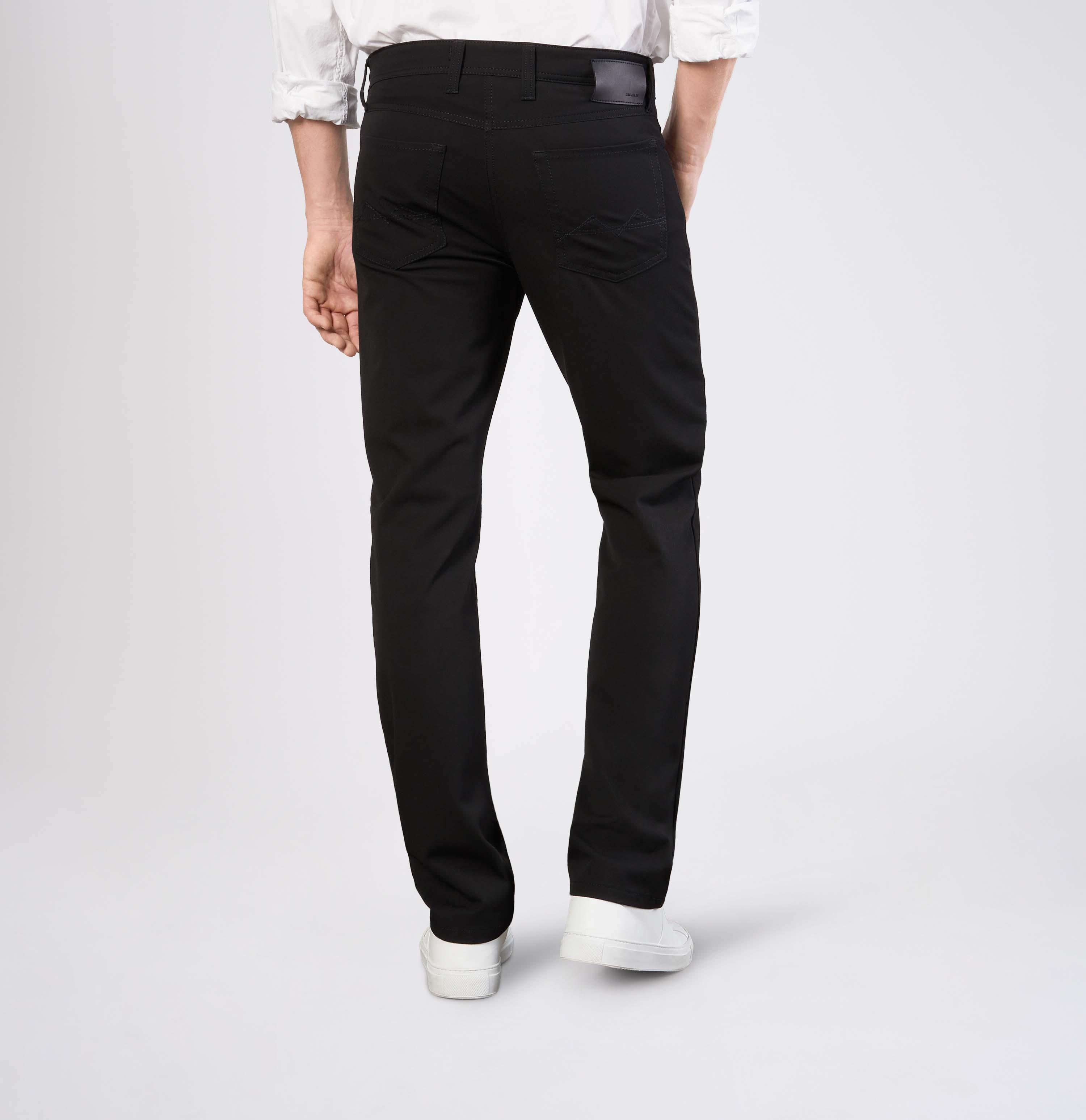 mac-arne-power-black-p090-jm10079-0AhUirkb30lfOw