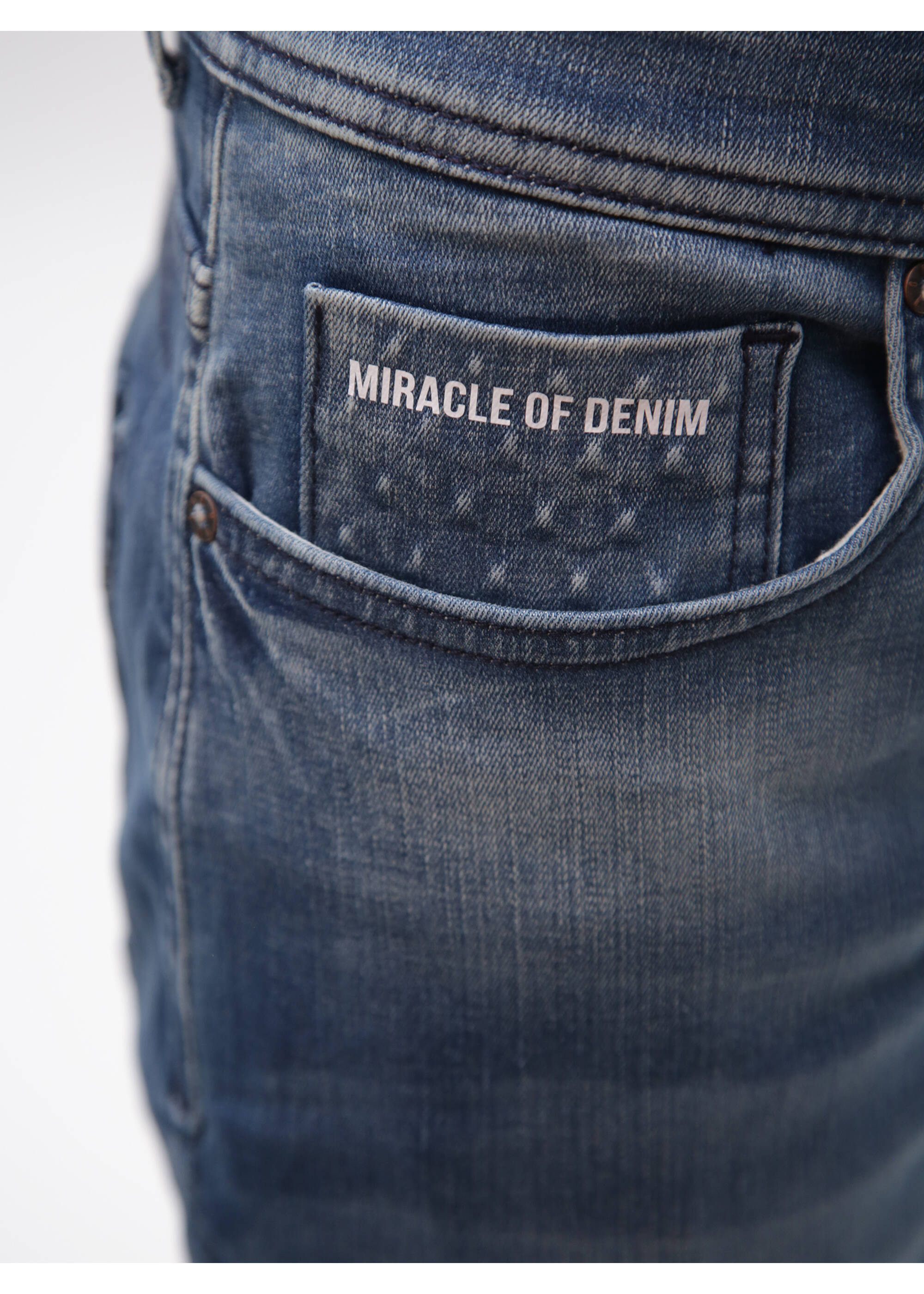 MOD-SP22-1009-3580_70_2000x2800