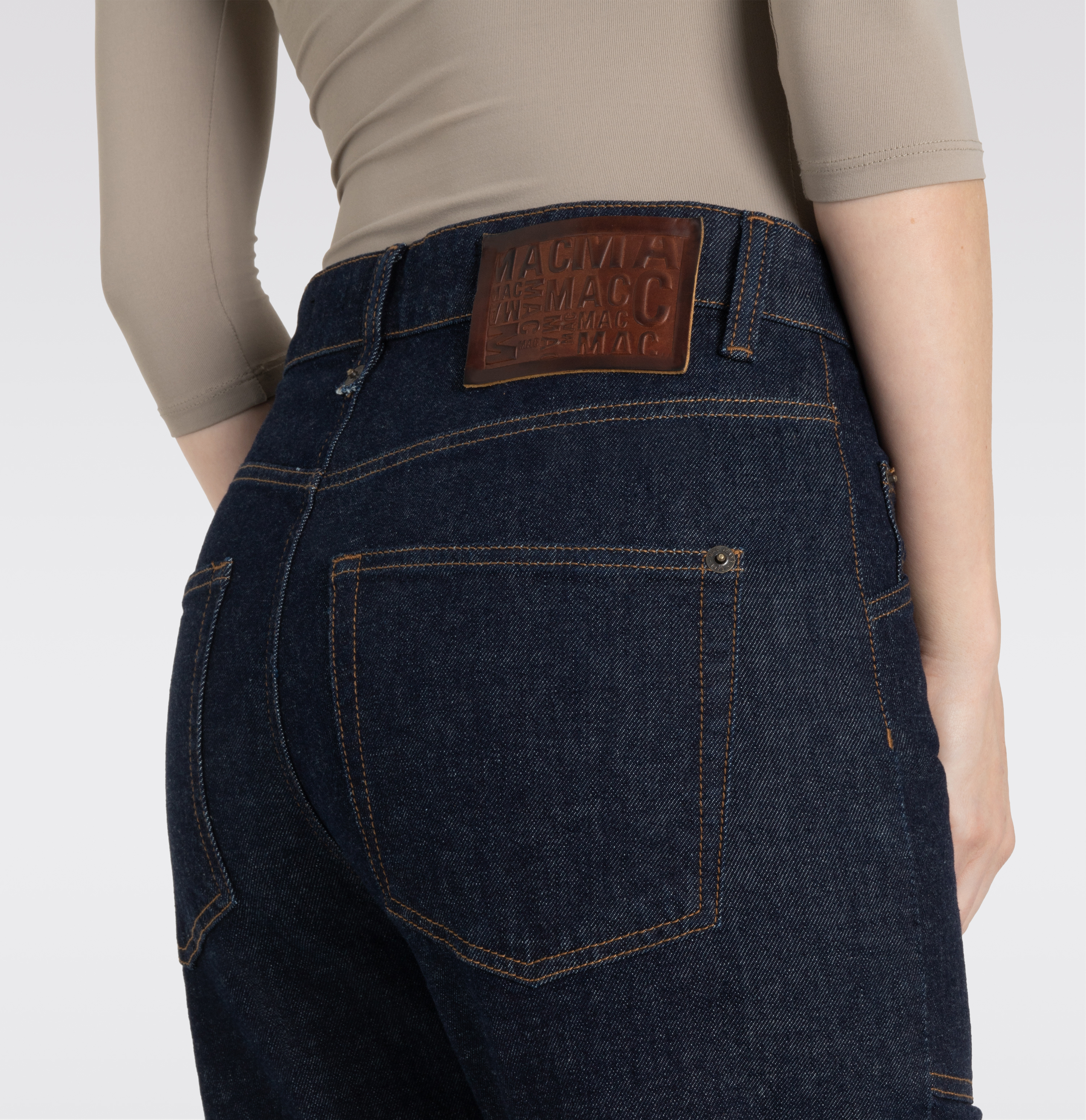 MAC_Autumn-2024_D683_2321-90-0361L-D683_12-jpg