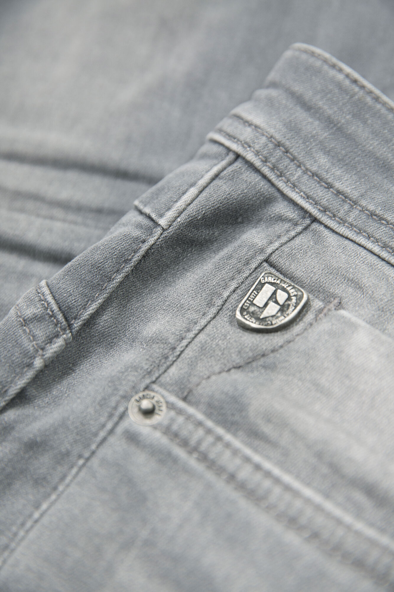 45457-flatshots-detail-2000-d95c4768