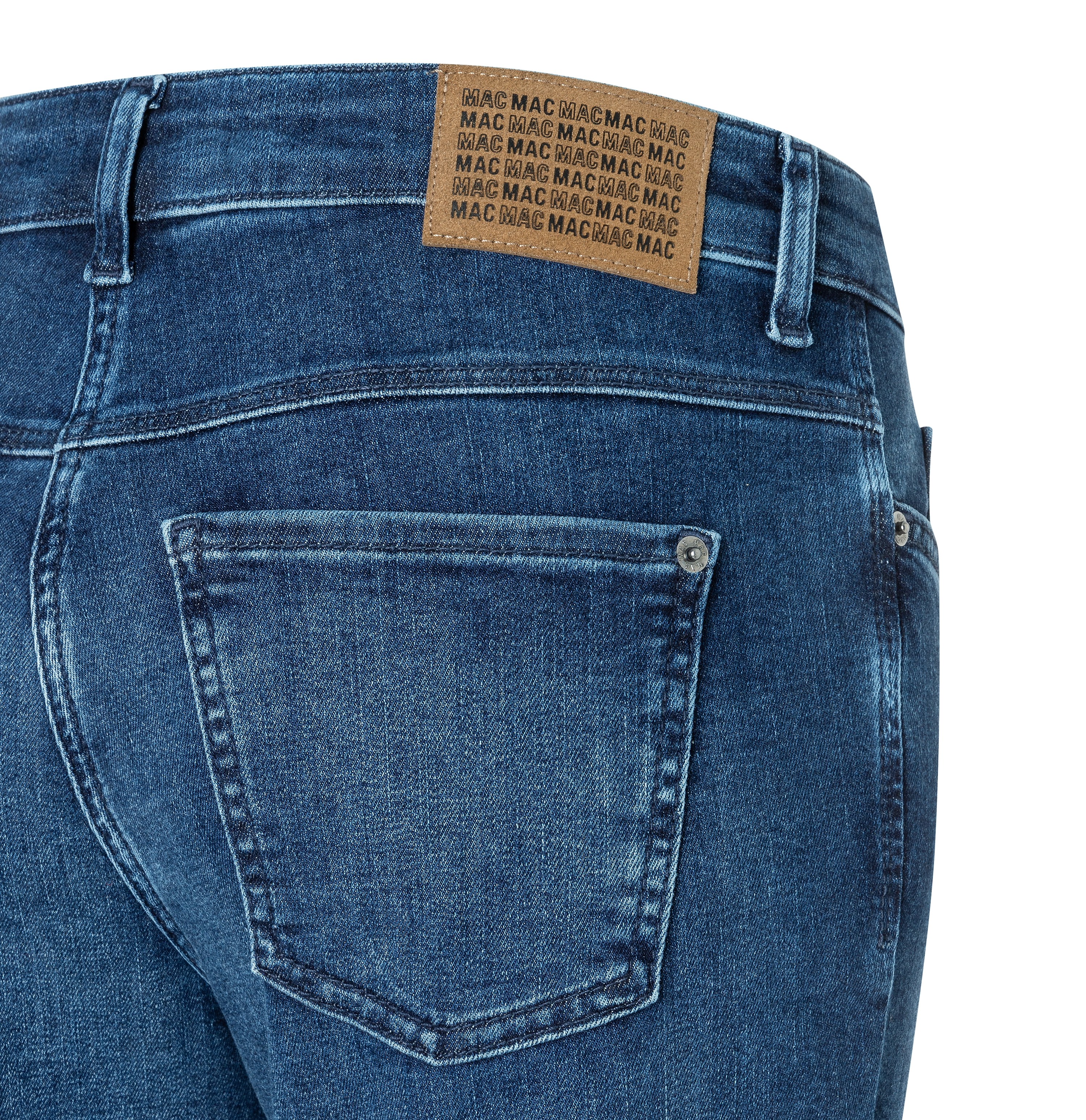 MAC_Early-Autumn-2025_D642_5220-90-0387L-D642_3-jpg