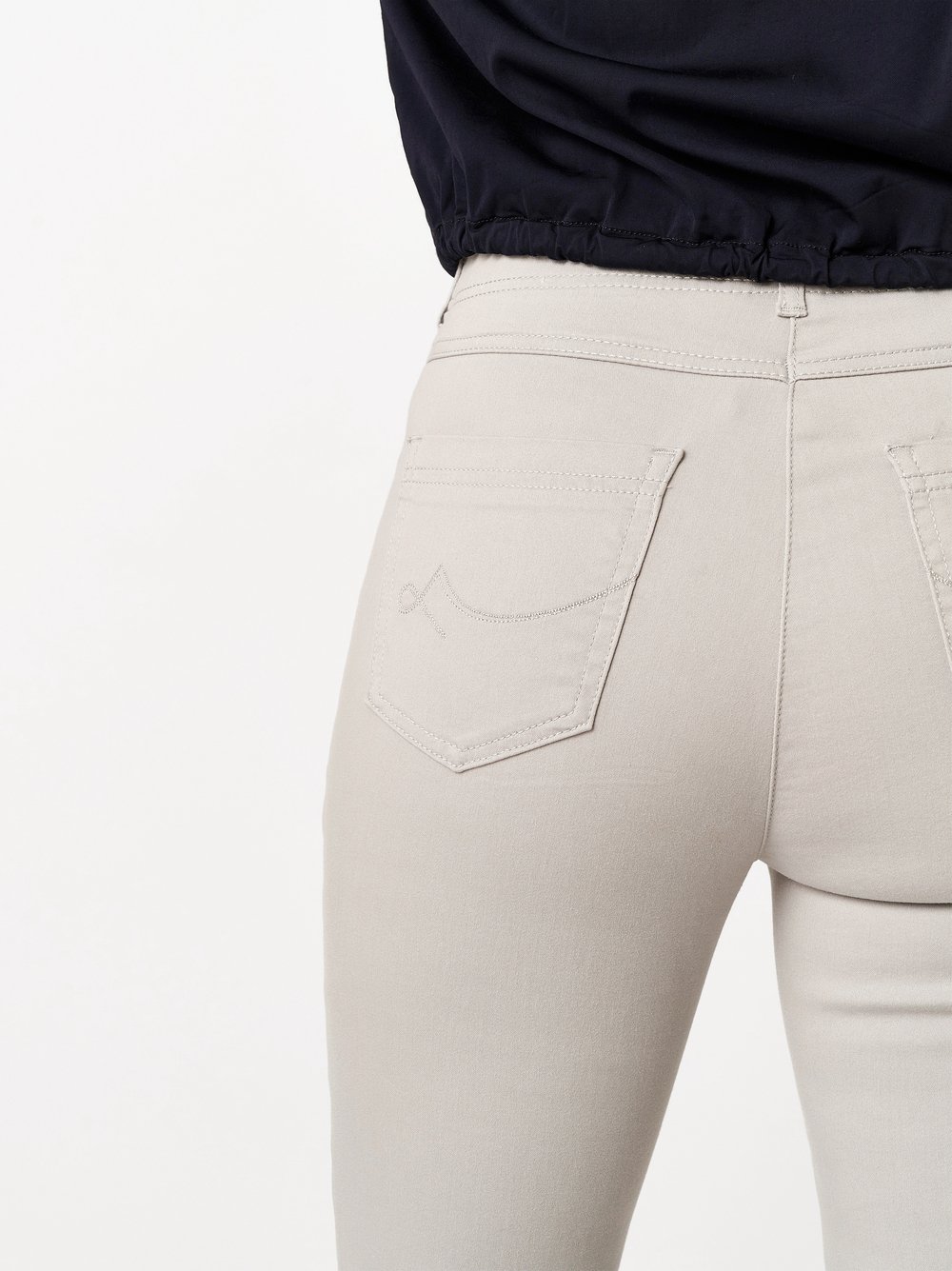 Relaxed_FS25-NOS_082_21-312840-82_4-jpg