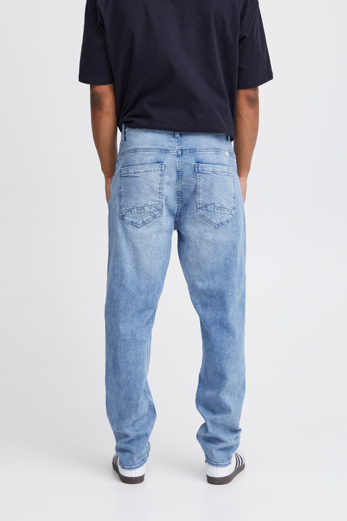 20717302_200290_550-jpg