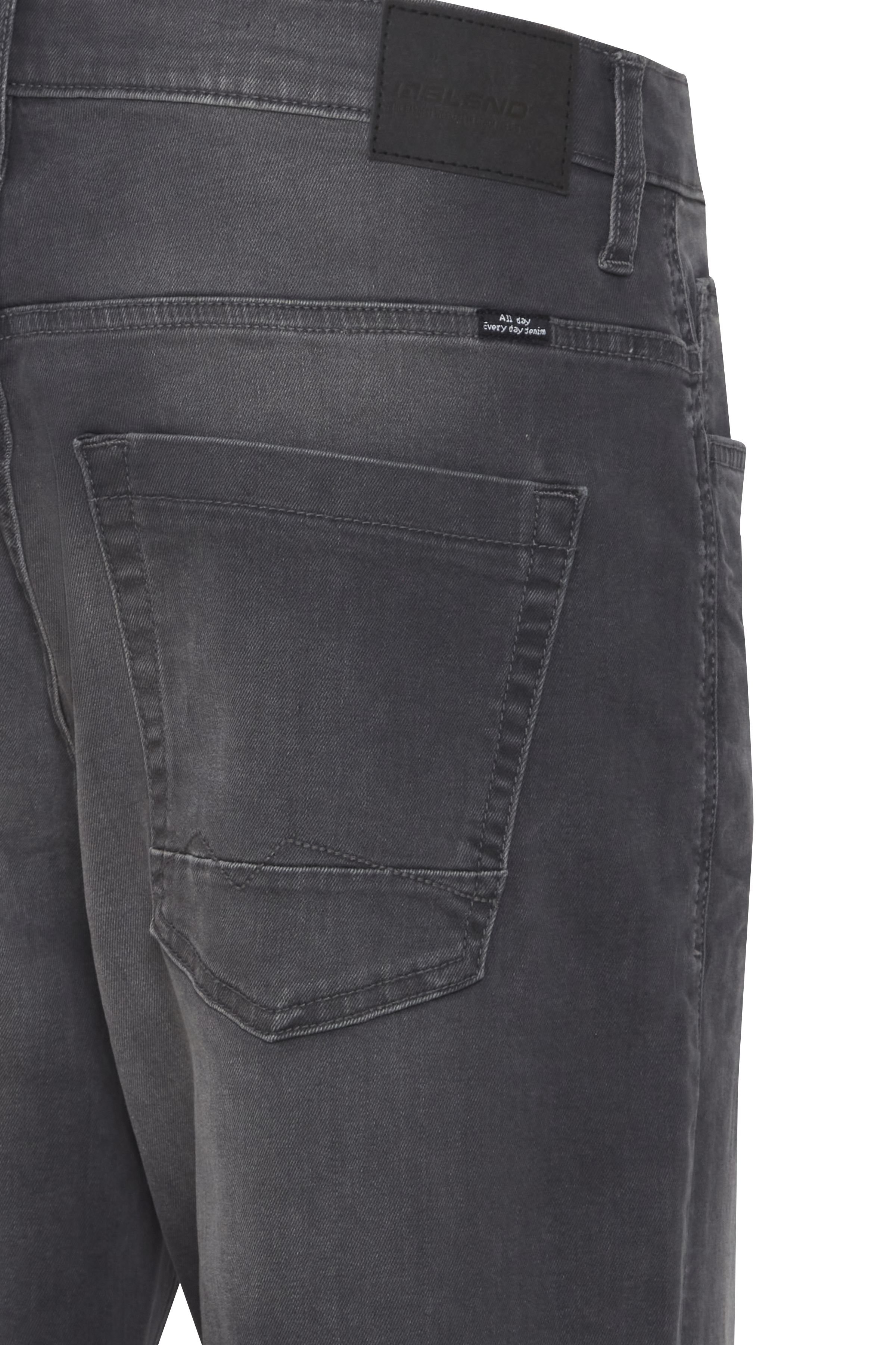 20714207_200295_300-jpg