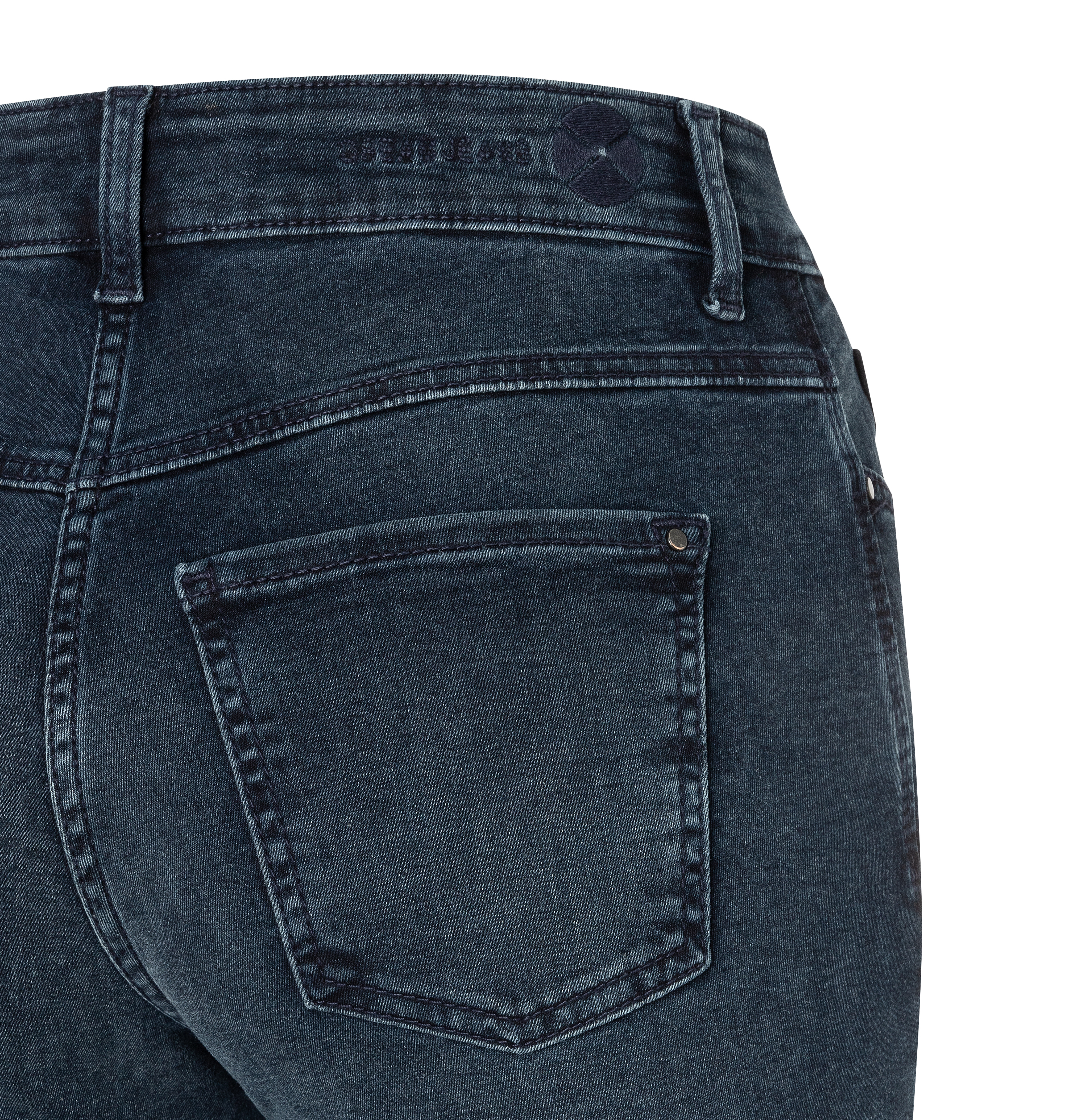 MAC_Early-Autumn-2025_D872_5401-90-0355-D872_3-jpg