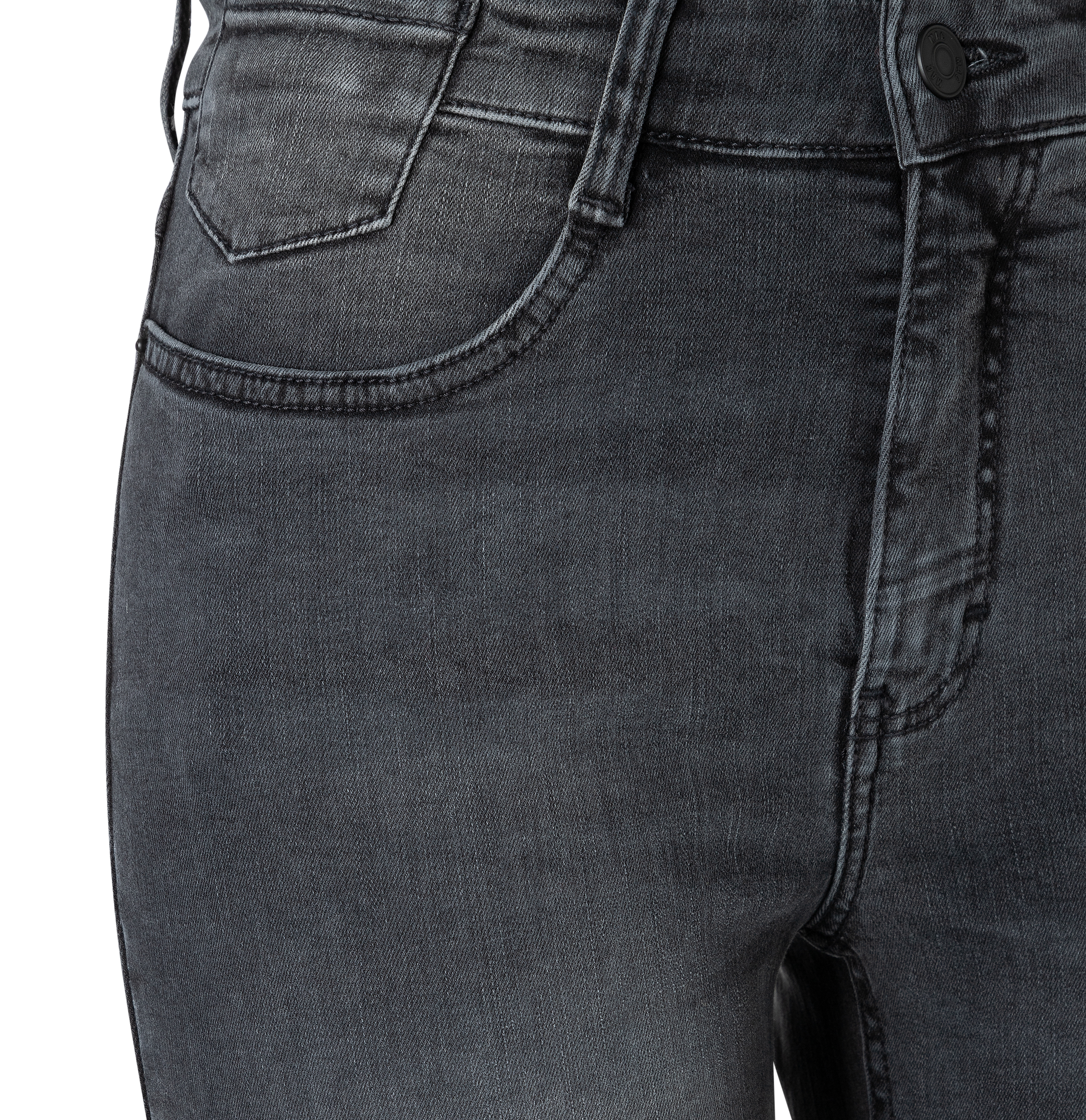 MAC_Early-Autumn-2025_D910_5225-90-0387L-D910_7-jpg