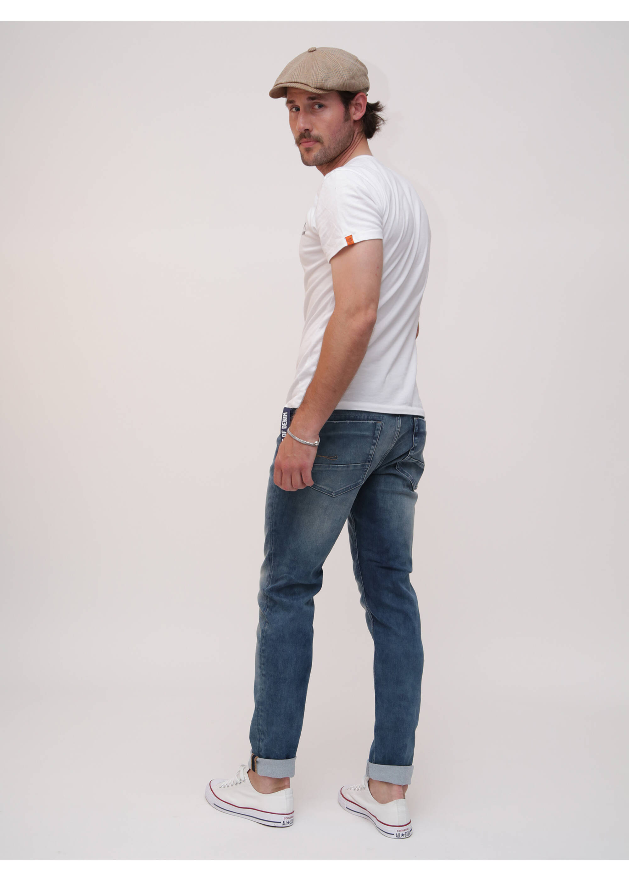 MOD-SP22-1005-3564_40_2000x2800