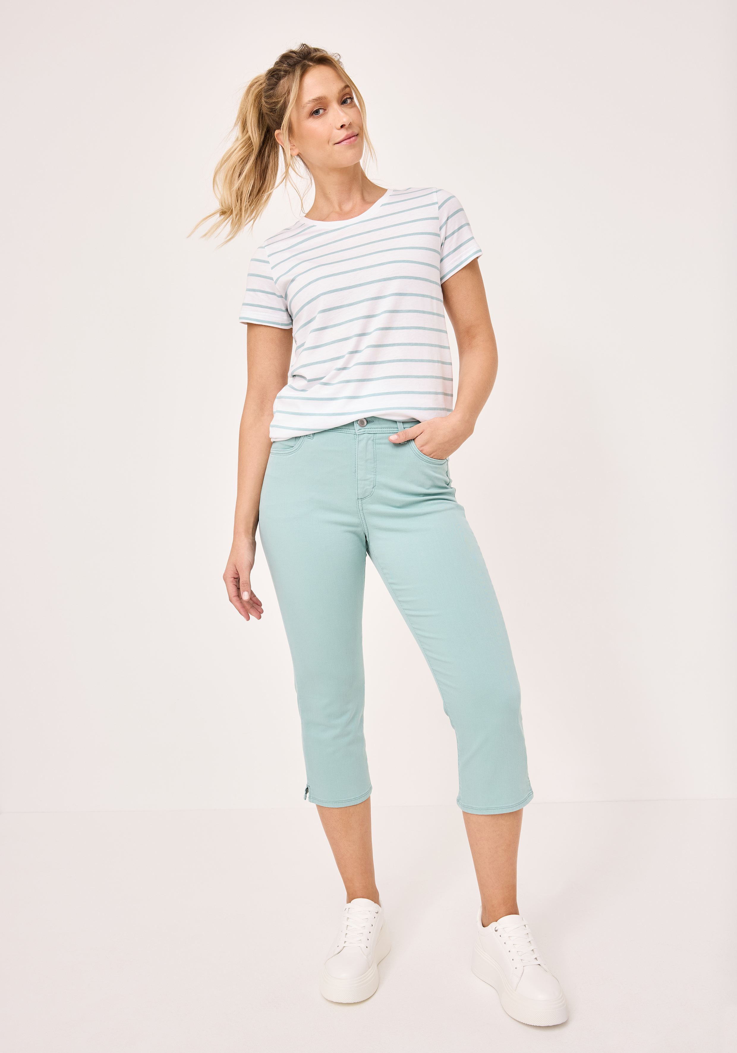 360227501000-1806_3_damen-rundhals-tshirt-paddocks-jpg