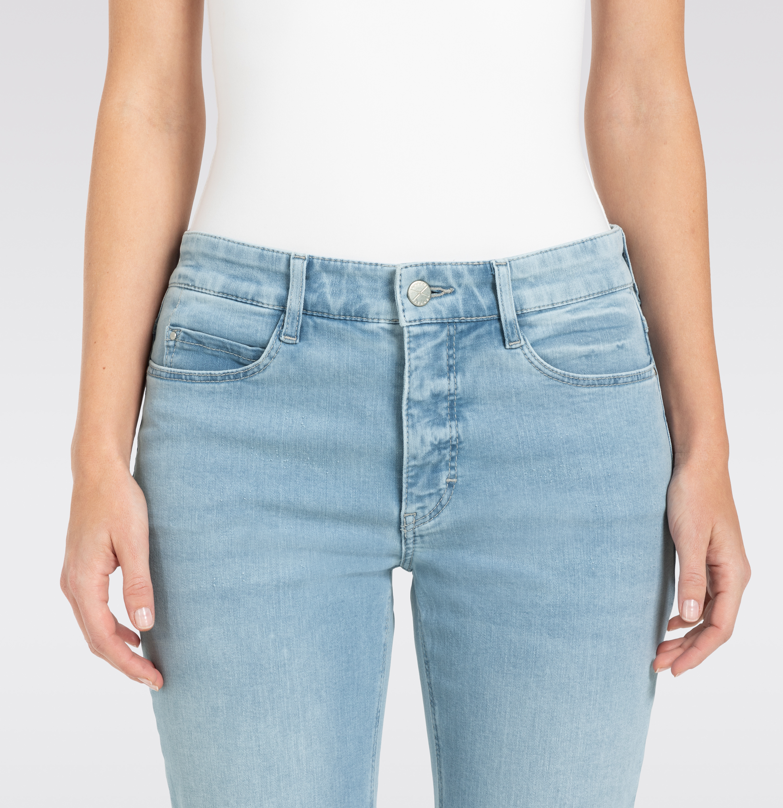 MAC_Spring-2025_D452_5401-90-0355L-D452_9-jpg