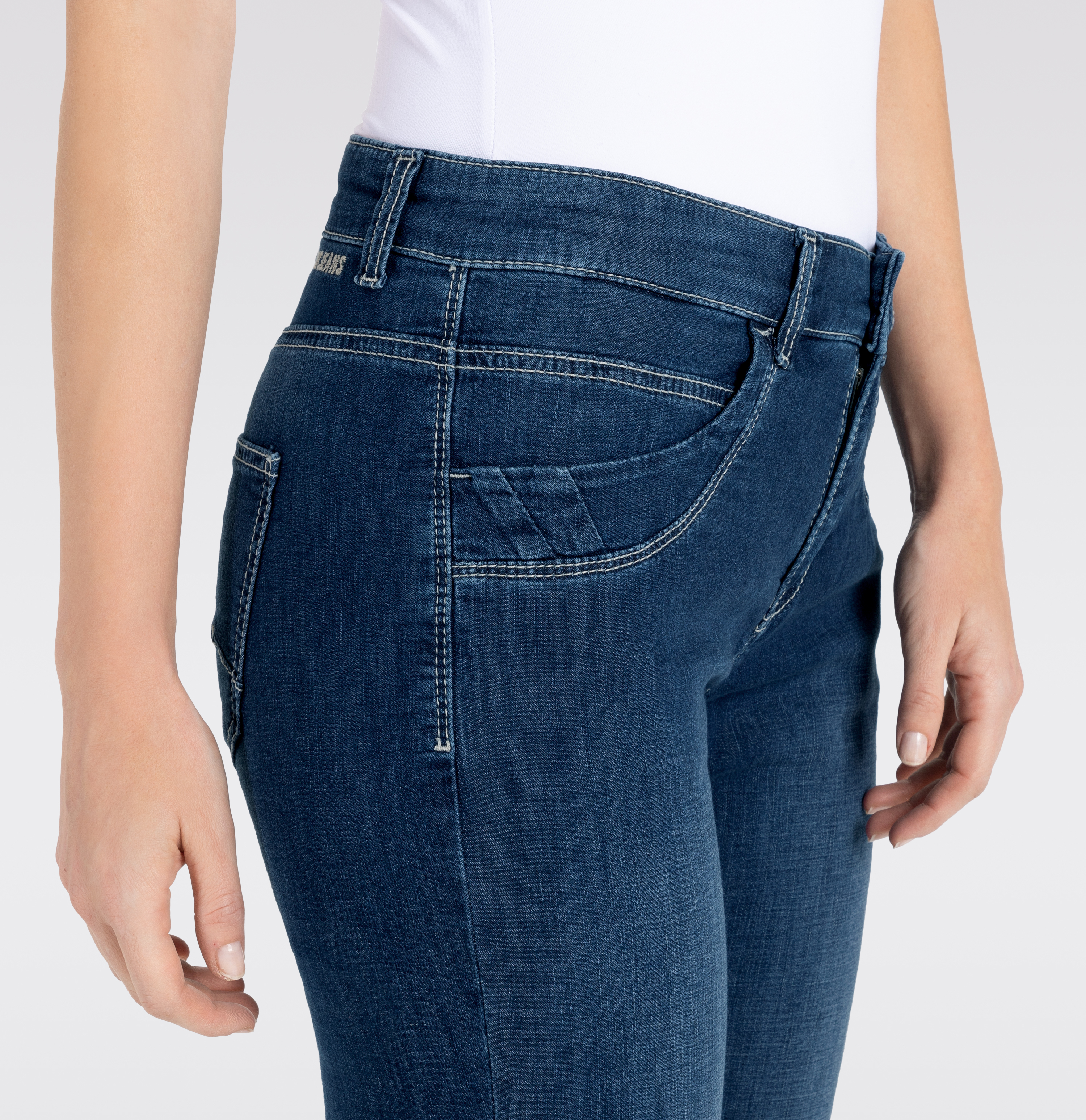 MAC_Summer-2025_D842_5908-90-0344-D842_9-jpg