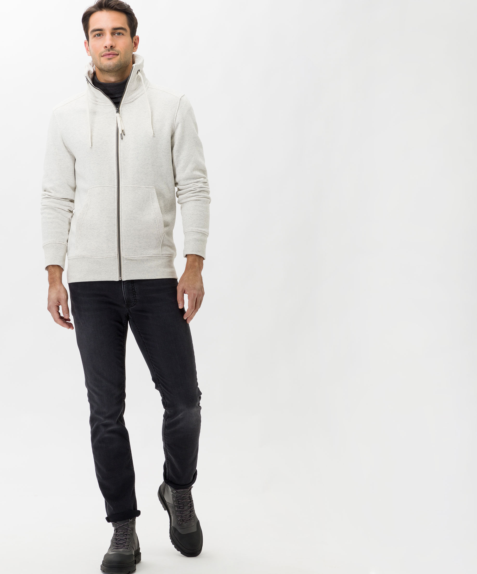 BRAX_222_05_816327_7953020_3