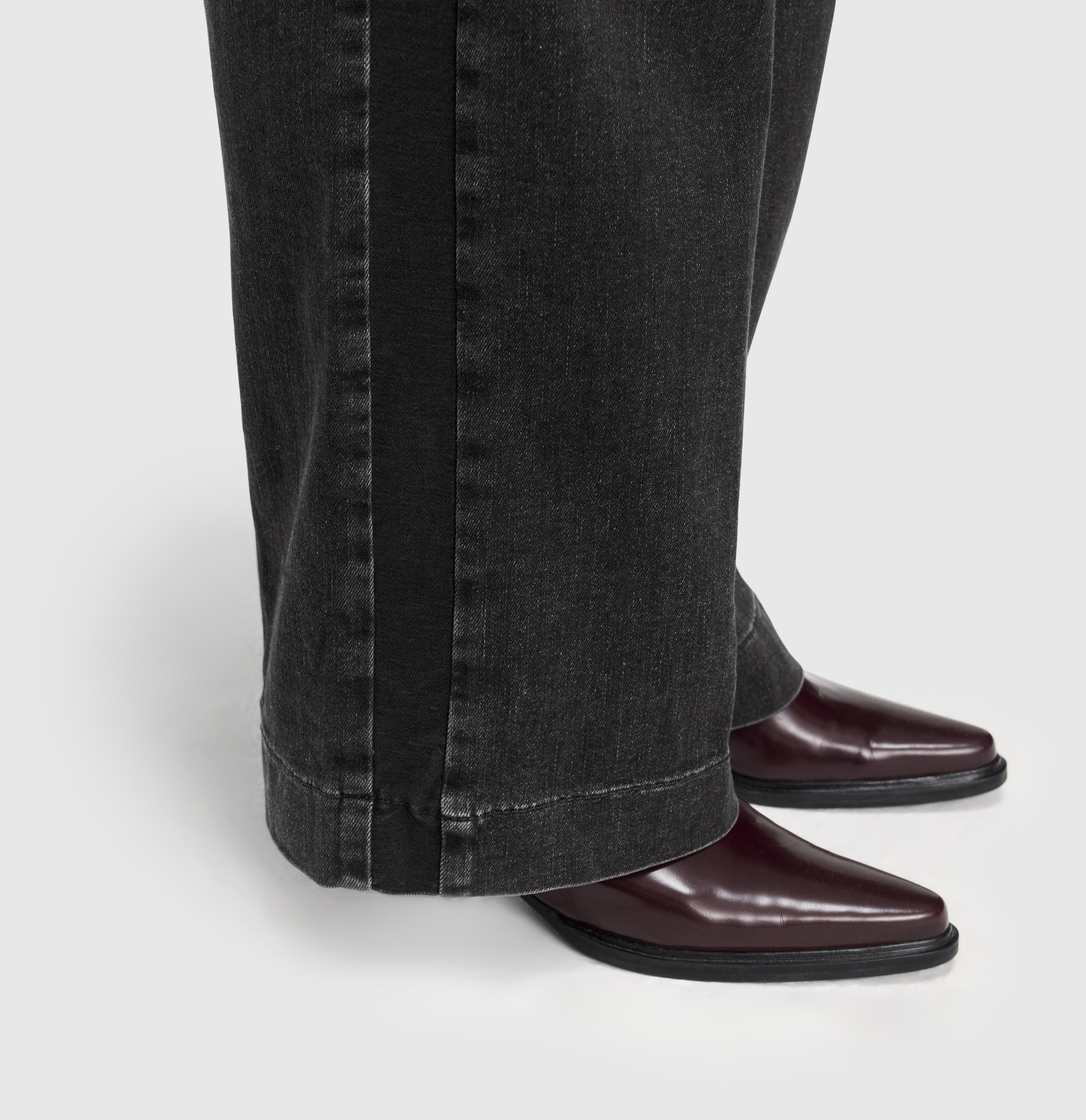 MAC_Early-Autumn-2025_D963_5285-90-0387L-D963_11-jpg