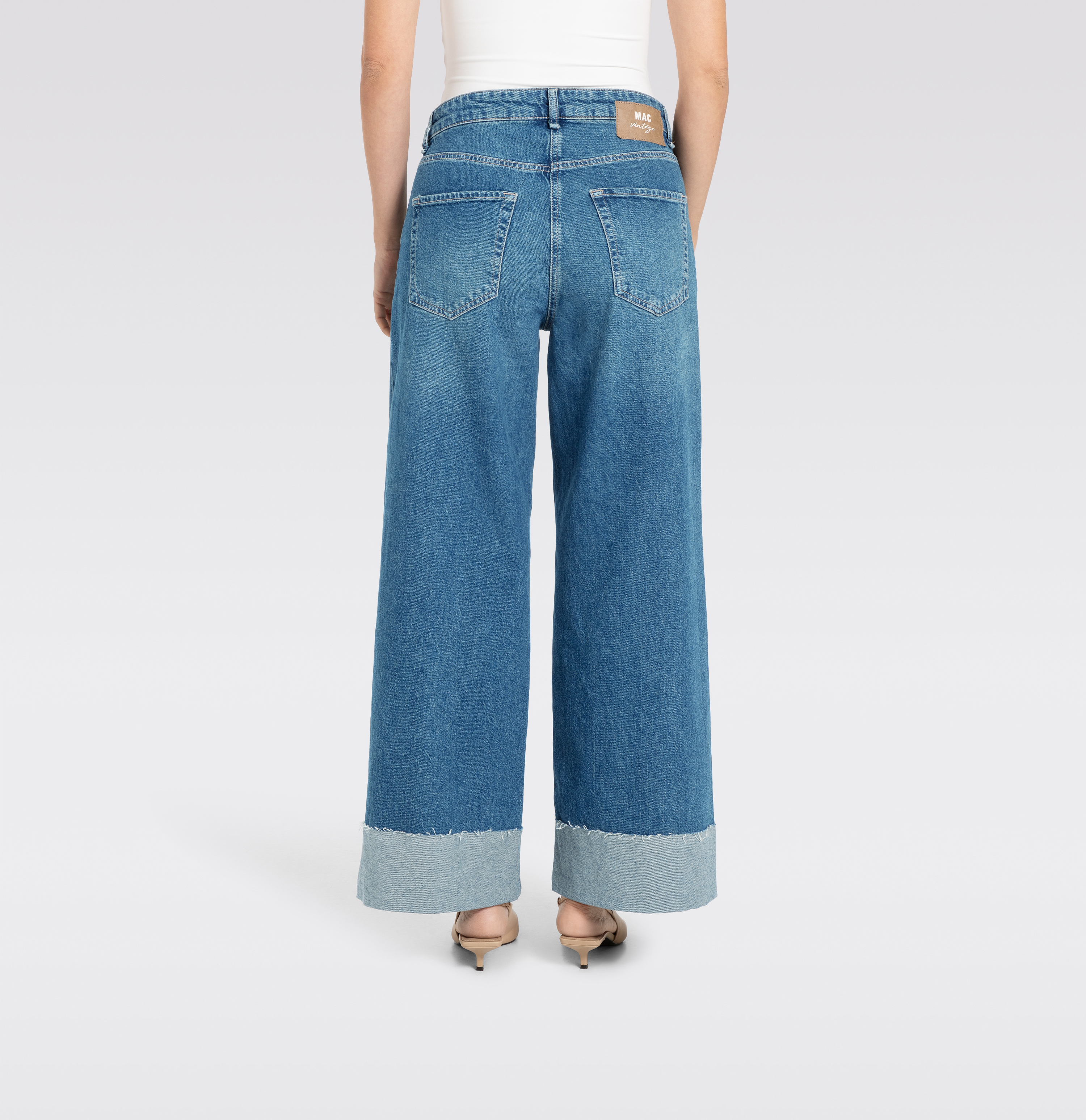 MAC_Early-Autumn-2025_D617_2805-90-0291L-D617_2-jpg