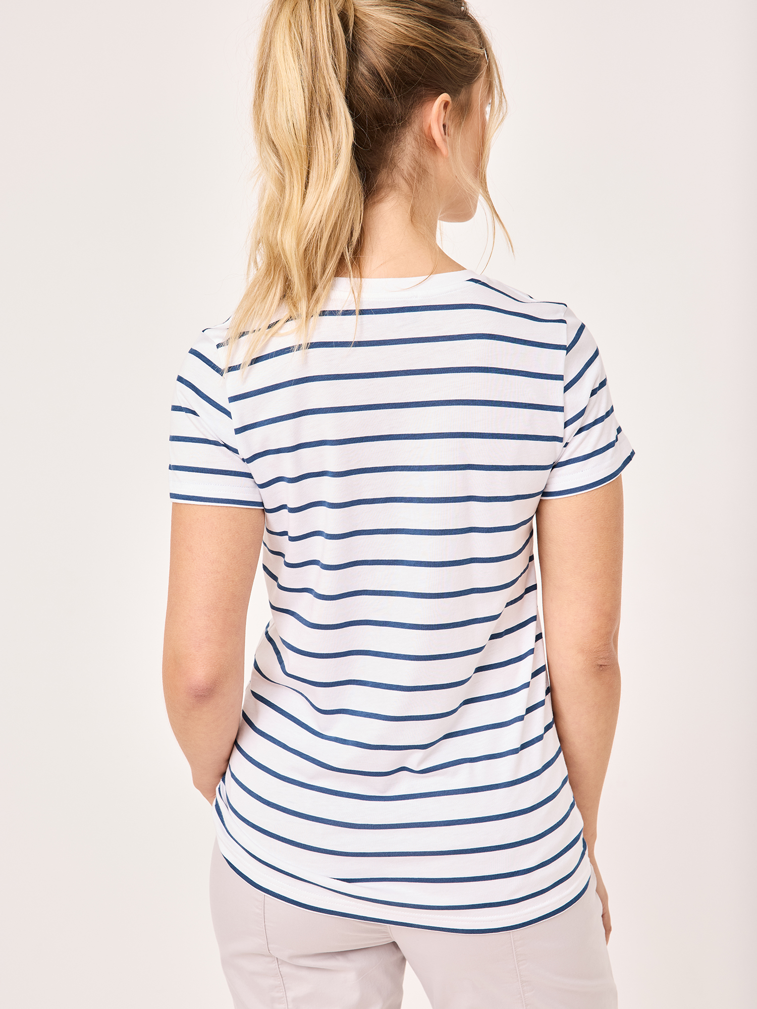 360227501000-0800_2_damen-rundhals-tshirt-paddocks-jpg