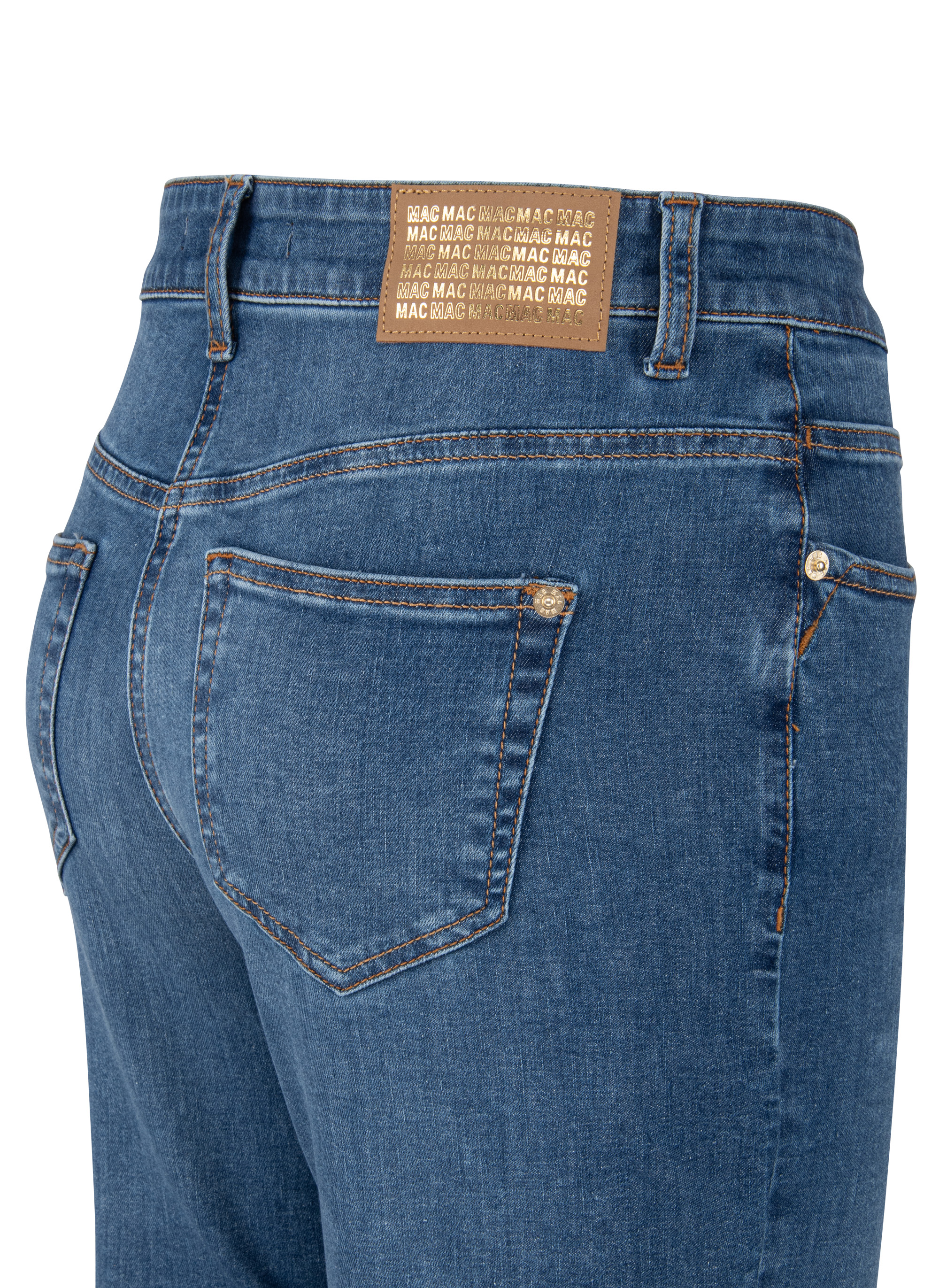 4067374392021-003-jpg