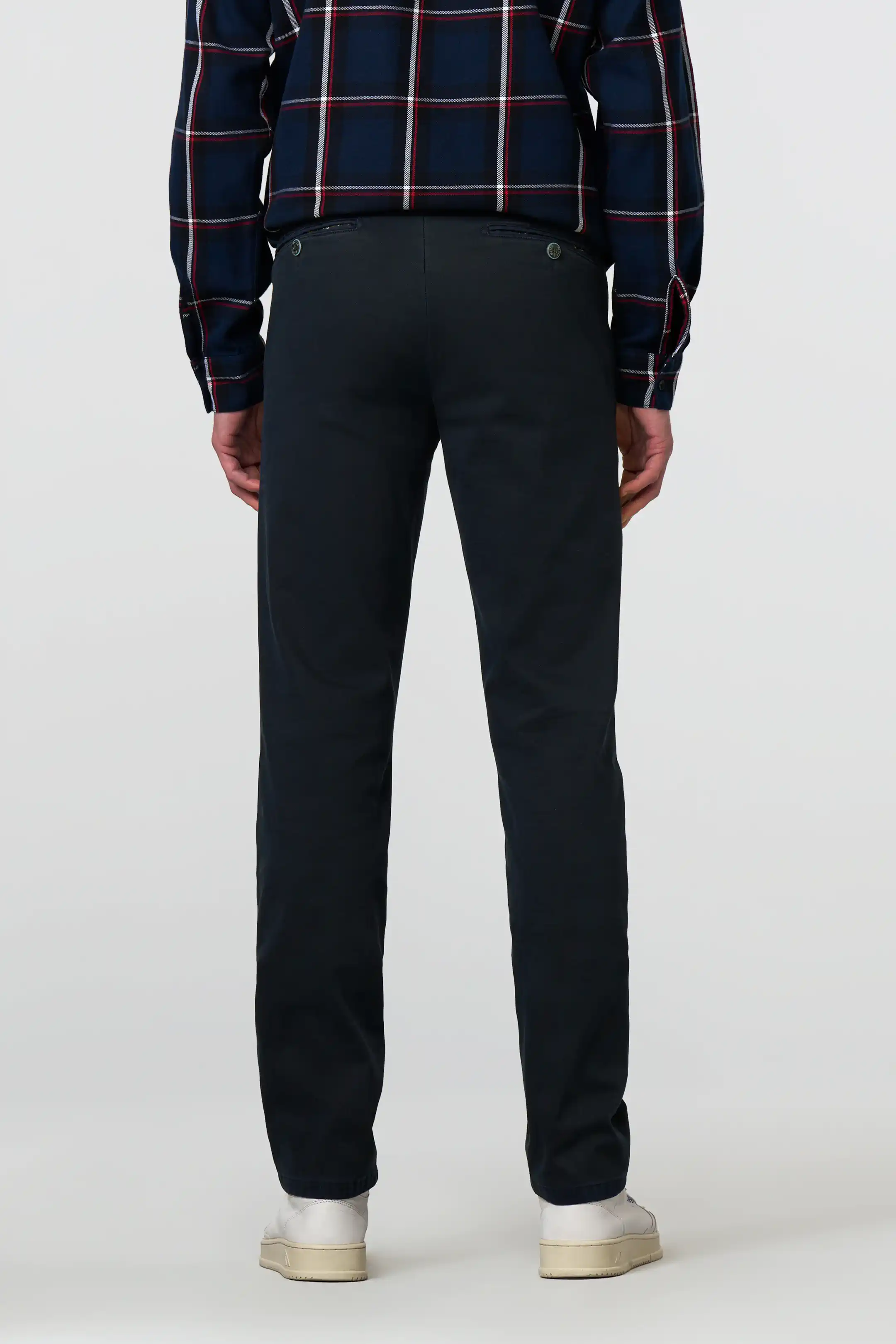 0c138421a8540fcbb131d9814f1f9e46a_17_06_24_1_MH_AW24_bonn_5613_17_back_110_-webp