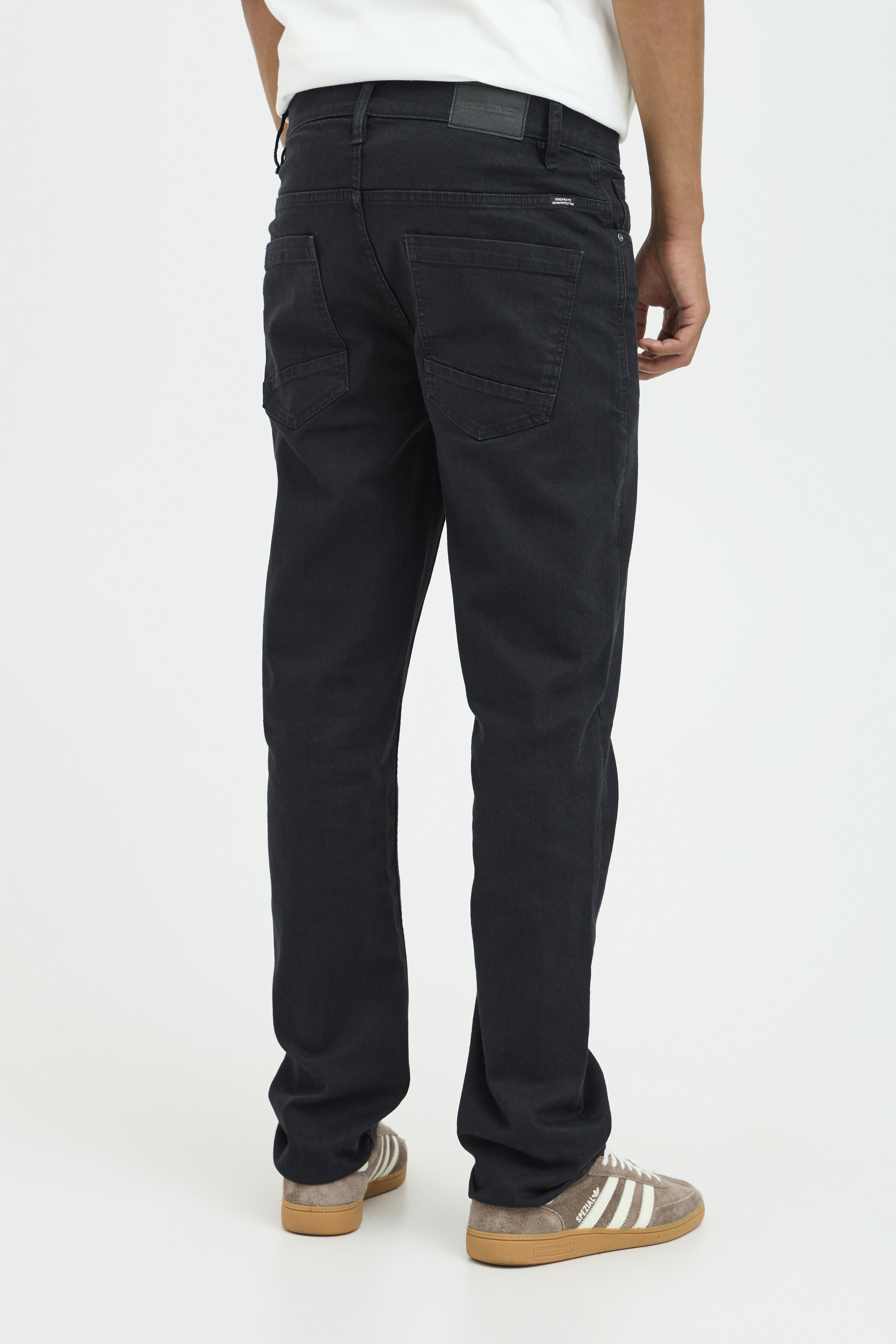 20717112_203281_550-jpg