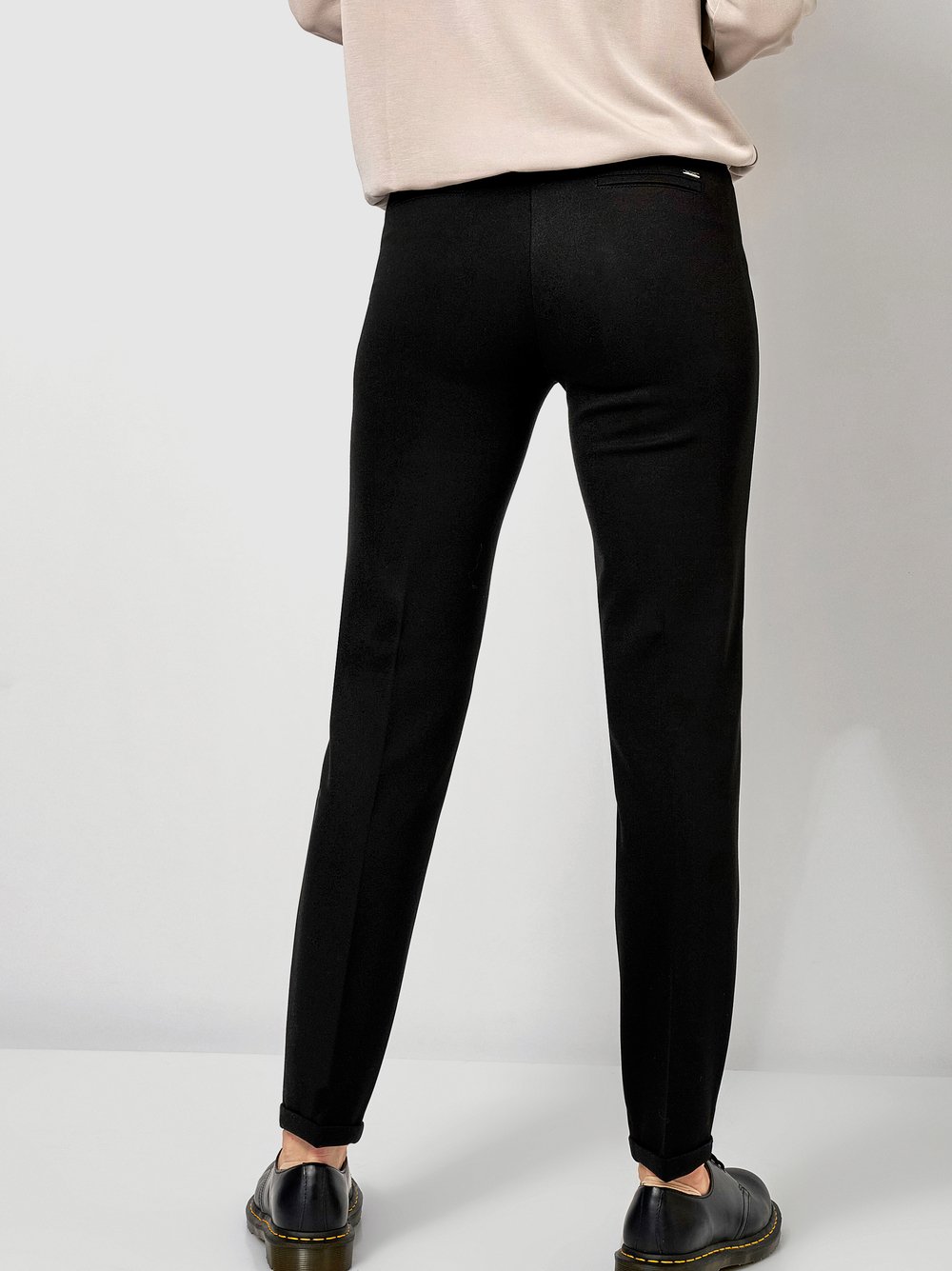 TONI_FS26-NOS_891_61-021214-11_3-jpg