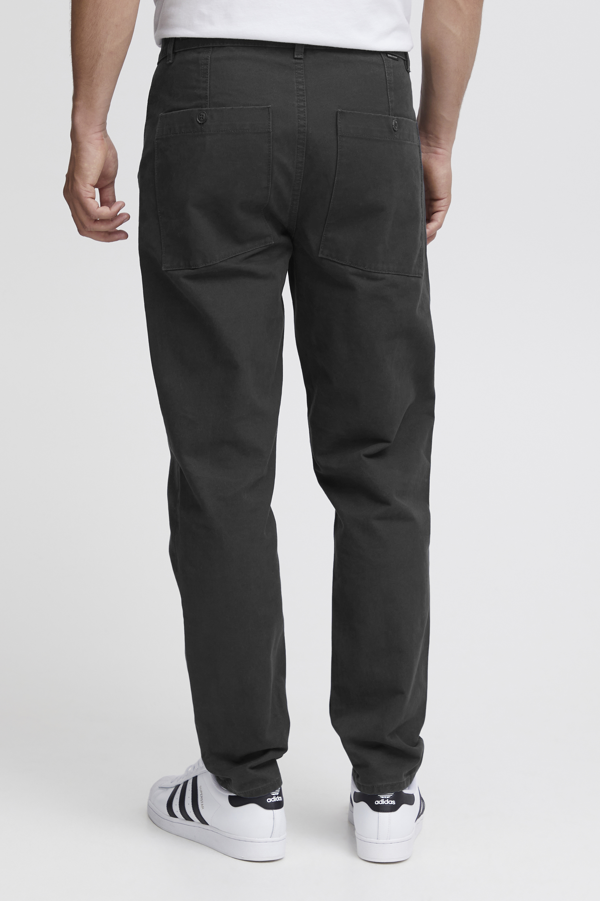 20715993_194007_550-jpg