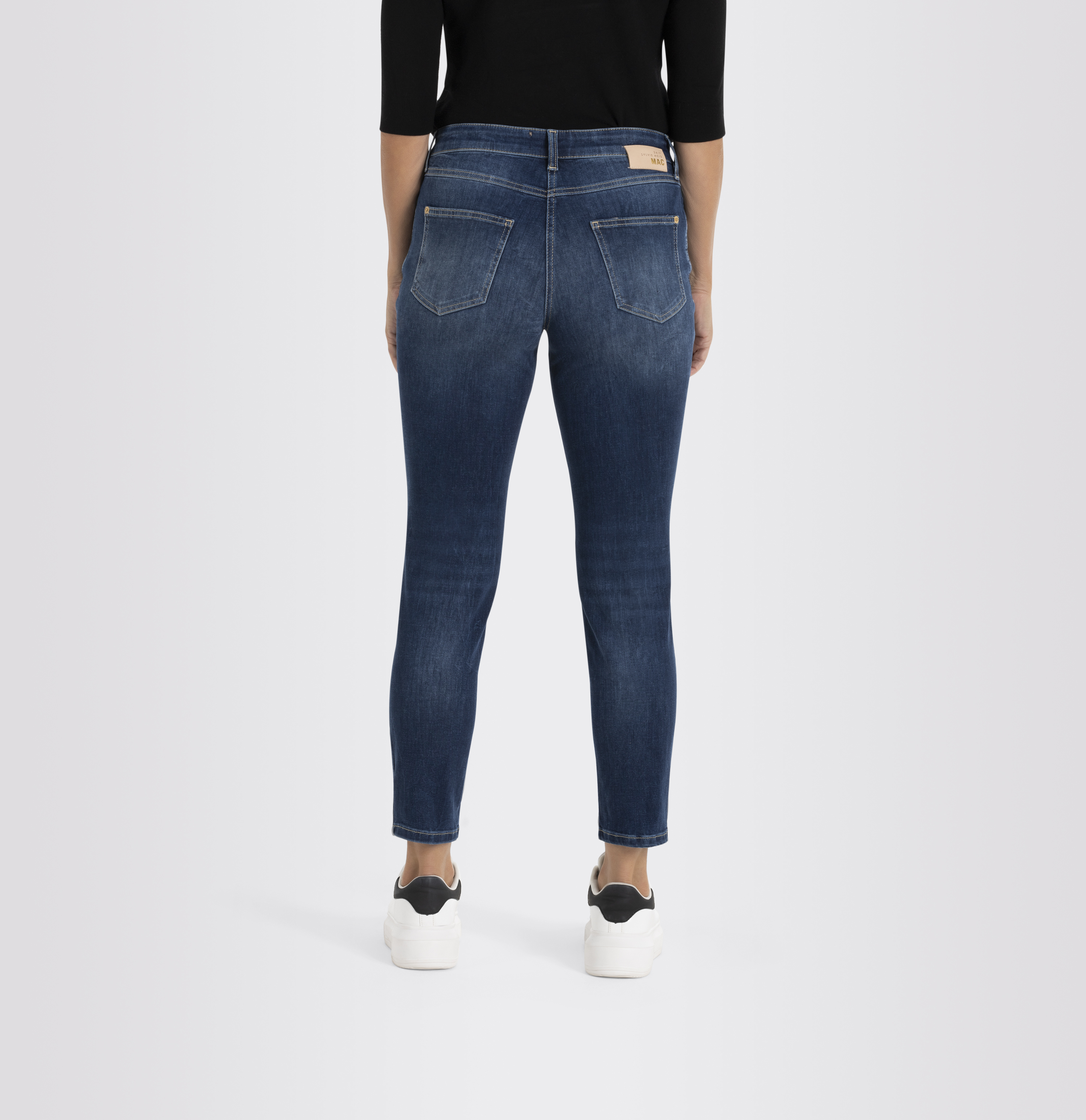 MAC_Autumn-2022_D671_2620-93-0389-D671_2