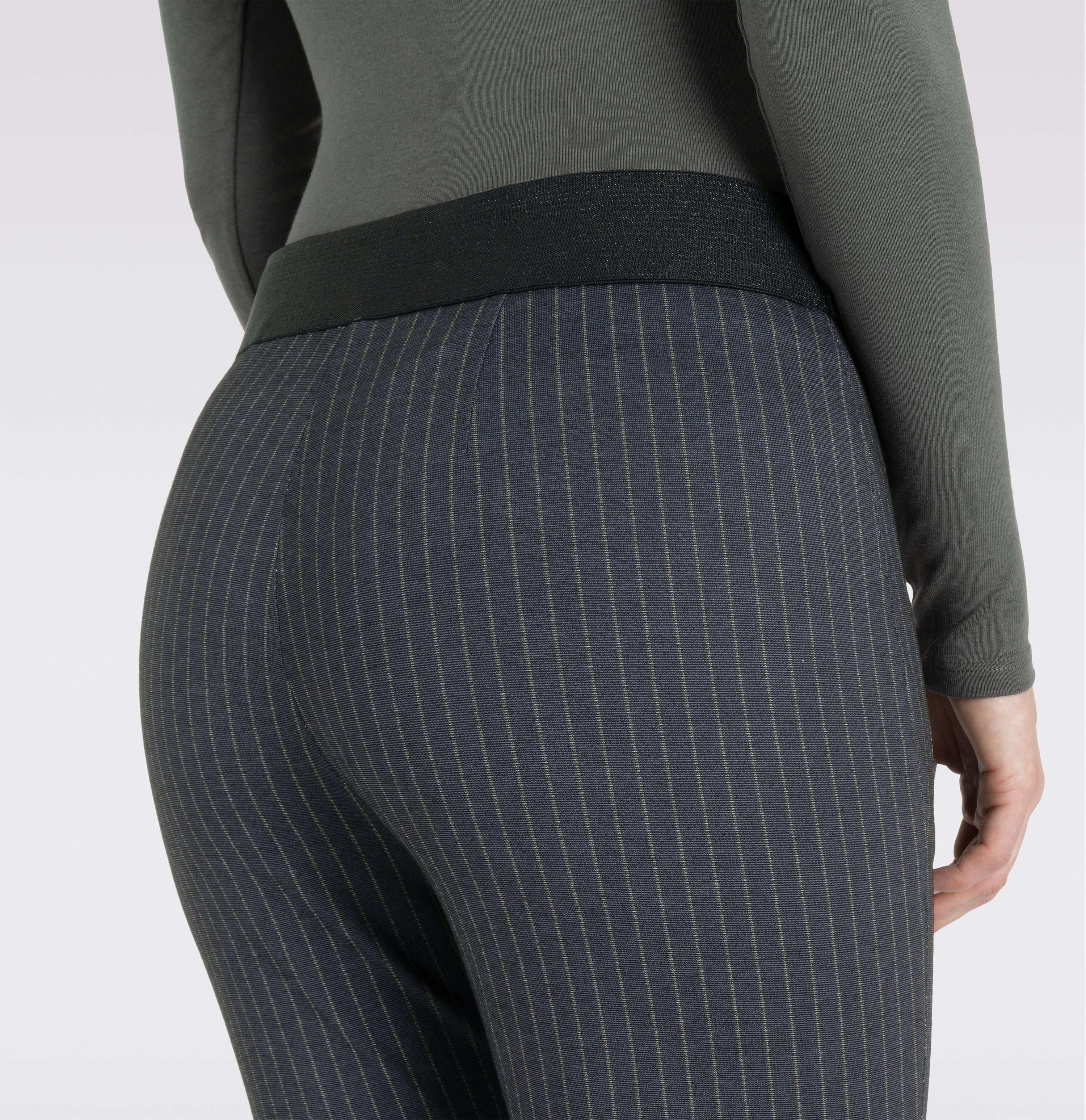 MAC_Autumn-2024_195S_2710-00-0107L-195S_11-jpg