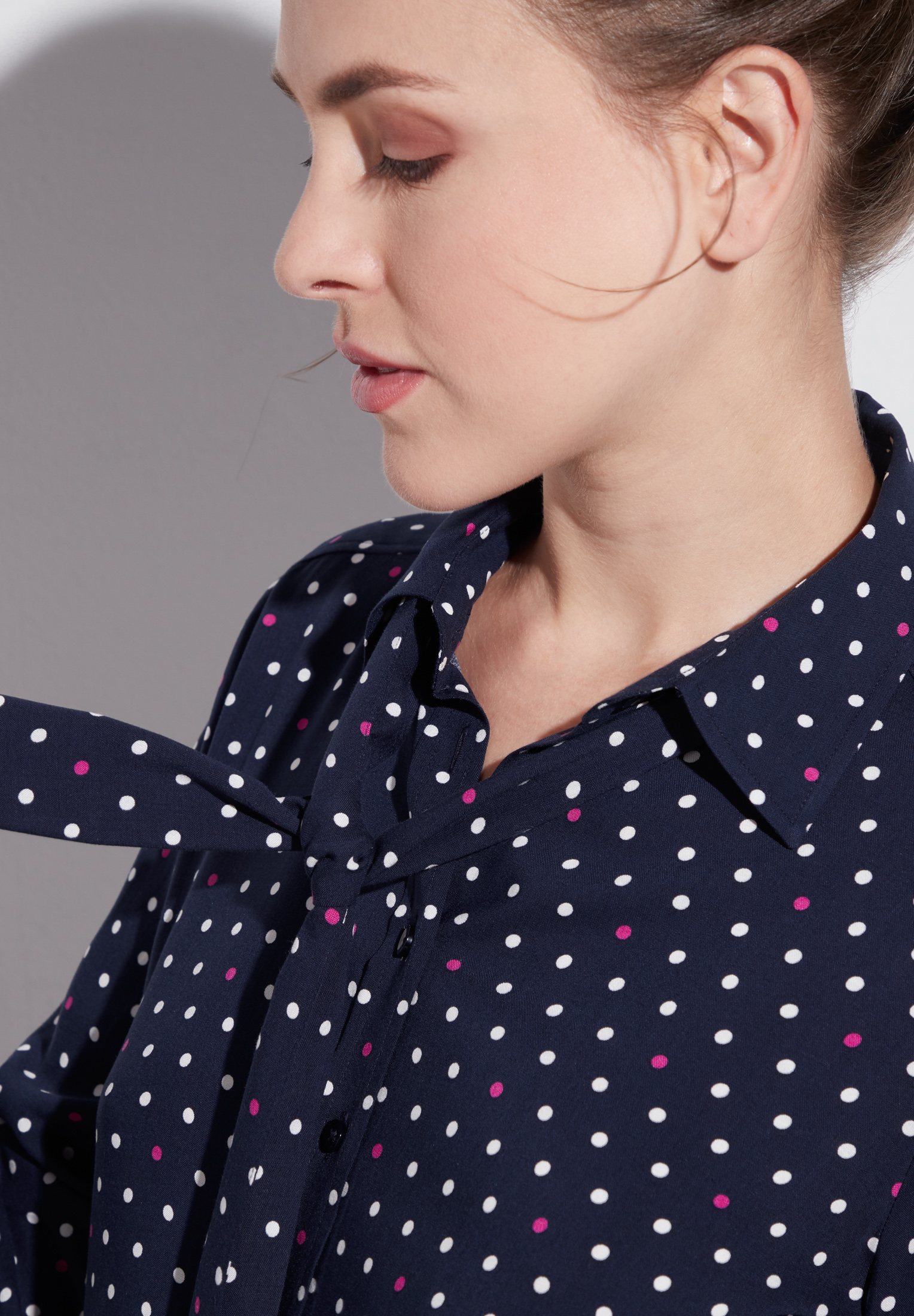 eterna-modern-classic-langarm-bluse-blau-gepunktet-7270-d717-19-et7270d71719GvhmHas5MaqDs