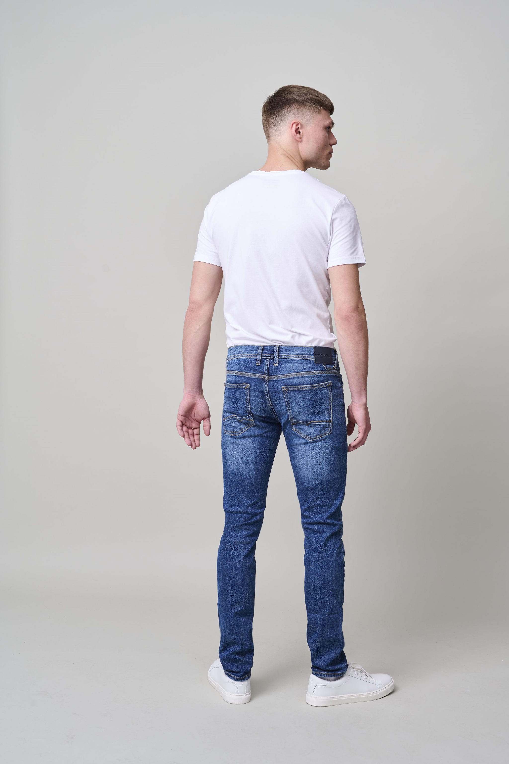 middle-blue-cirrus-jeans4