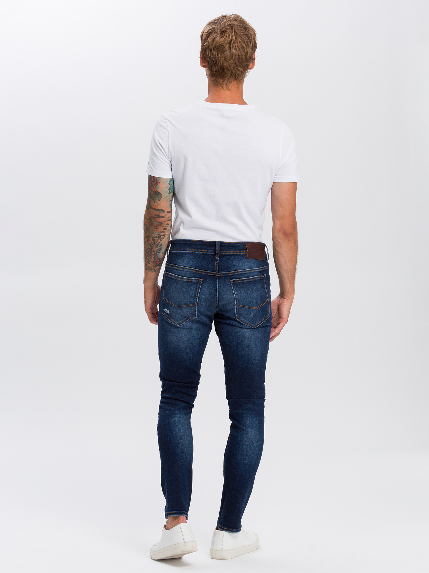 E_162_006_cross_jeans_null_2