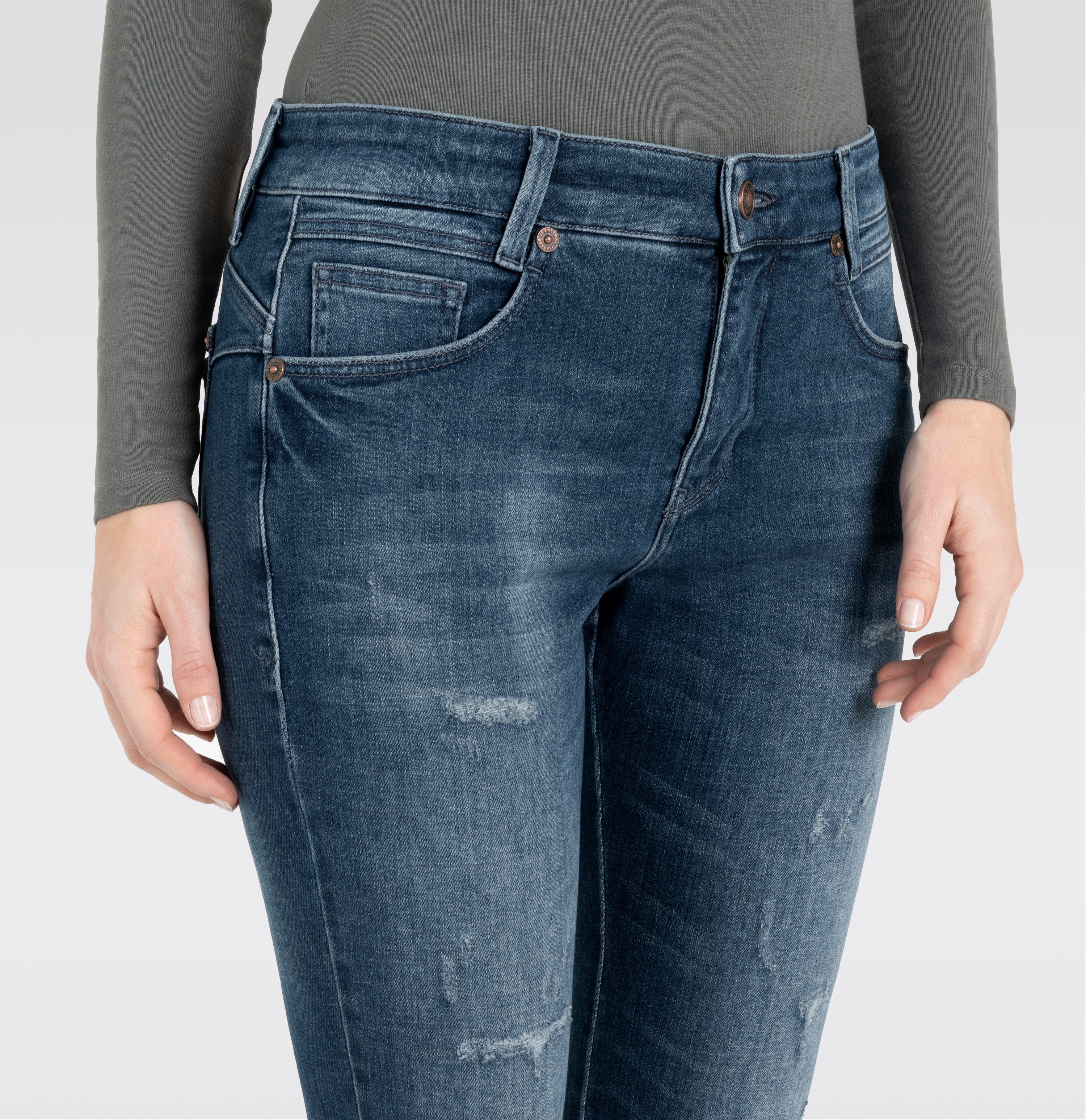 MAC_Early-Spring-2025_D611_2800-90-0333L-D611_9-jpg