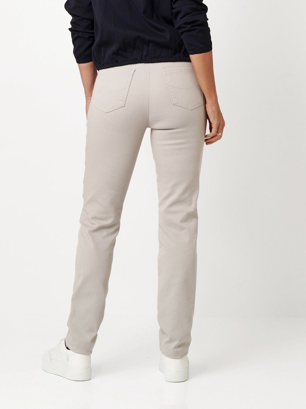 Relaxed_FS25-NOS_082_21-312840-82_3-jpg