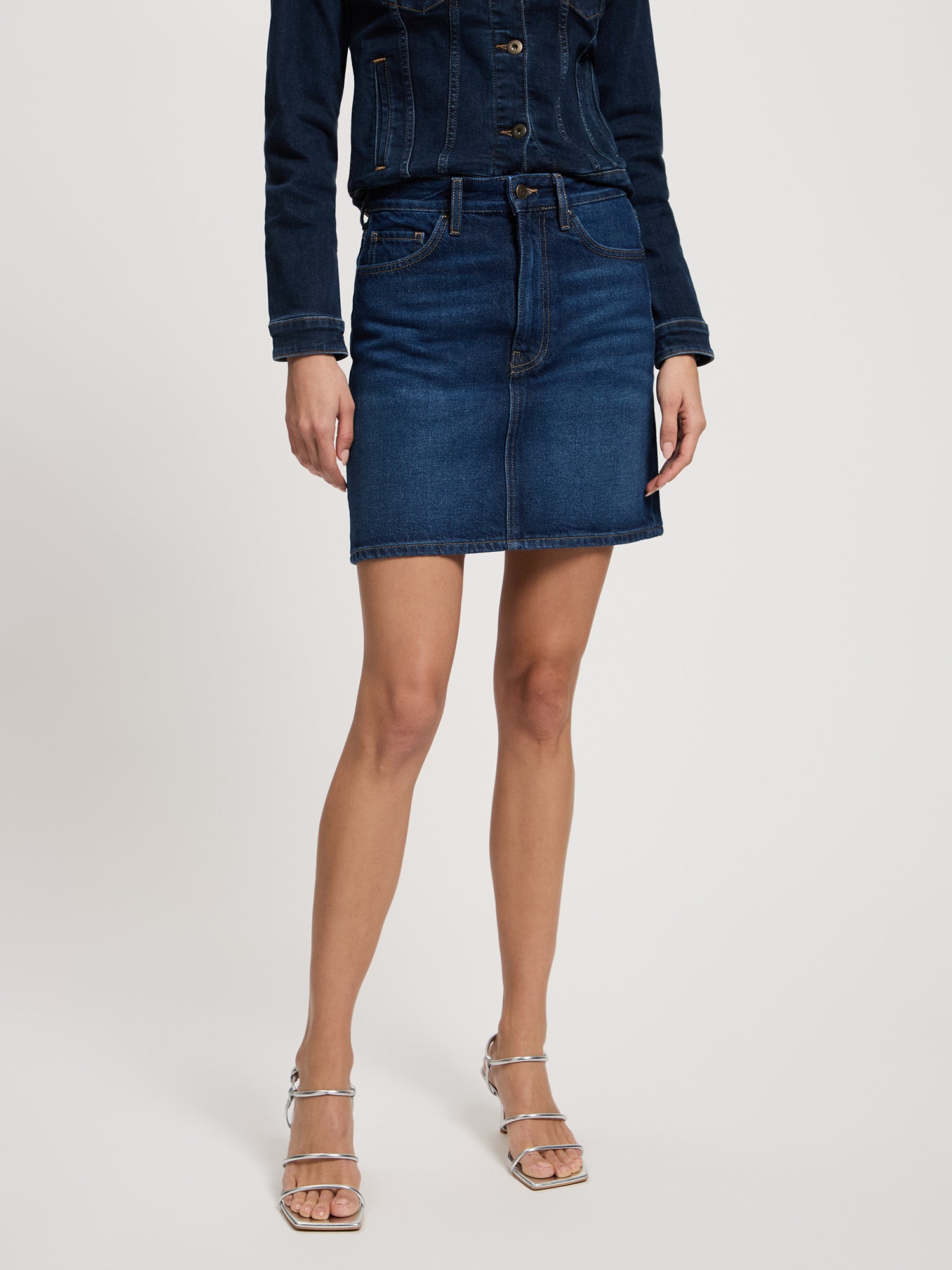 B_302_011_cross_jeans_null_1-jpg