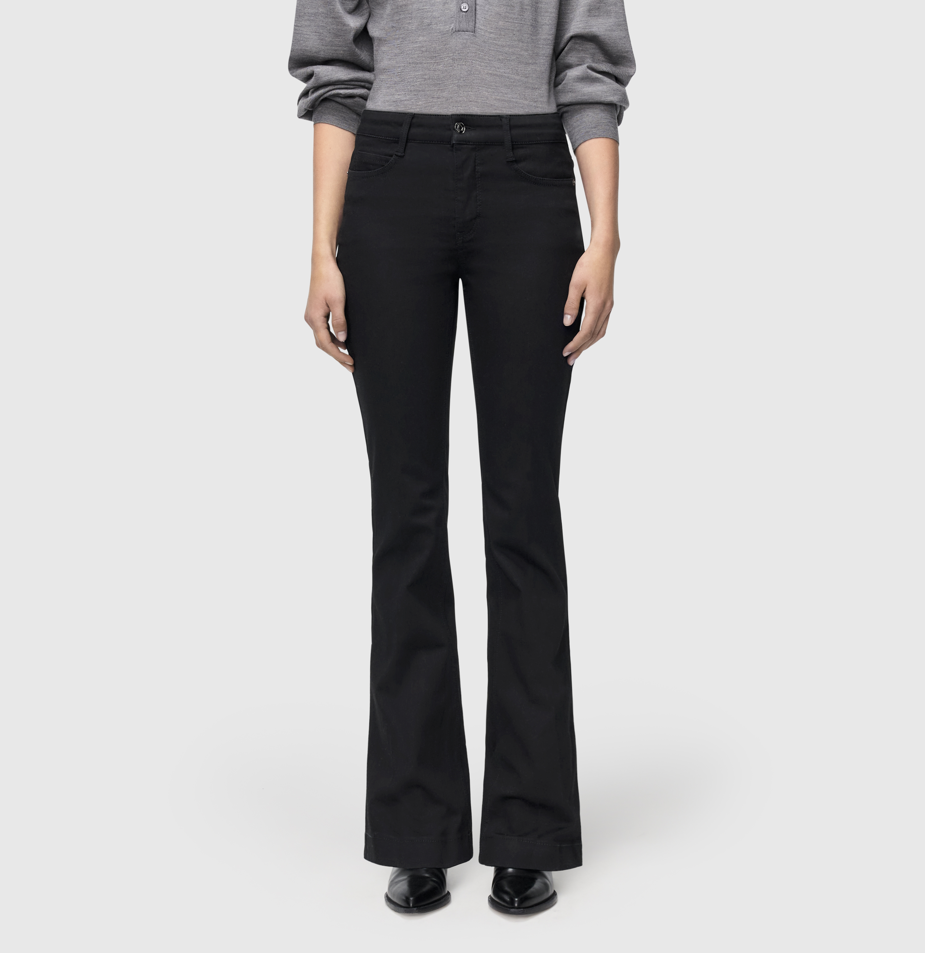 MAC_Early-Autumn-2025_D999_5220-90-0387L-D999_8-jpg