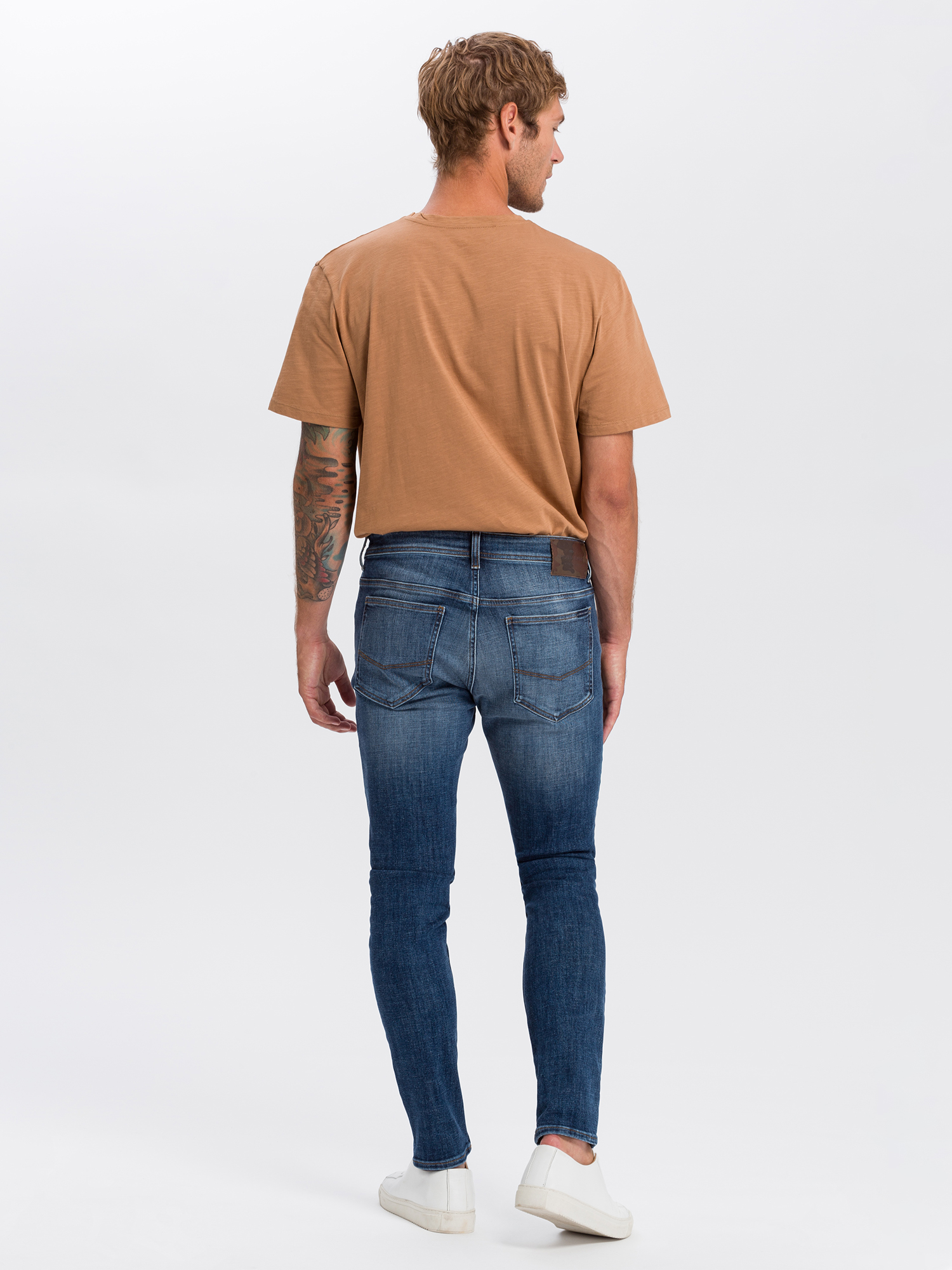E_162_005_cross_jeans_null_2
