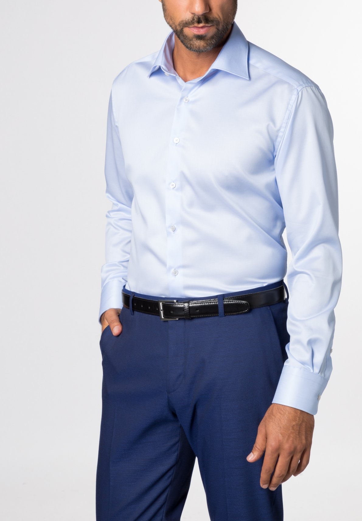 8005_10x687_model_front_big