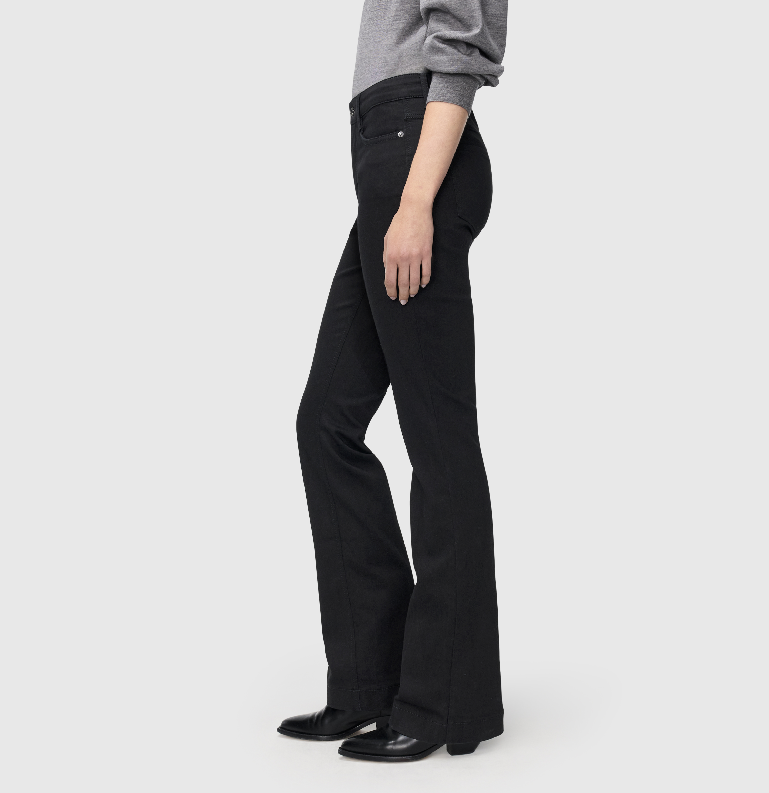 MAC_Early-Autumn-2025_D999_5220-90-0387L-D999_9-jpg