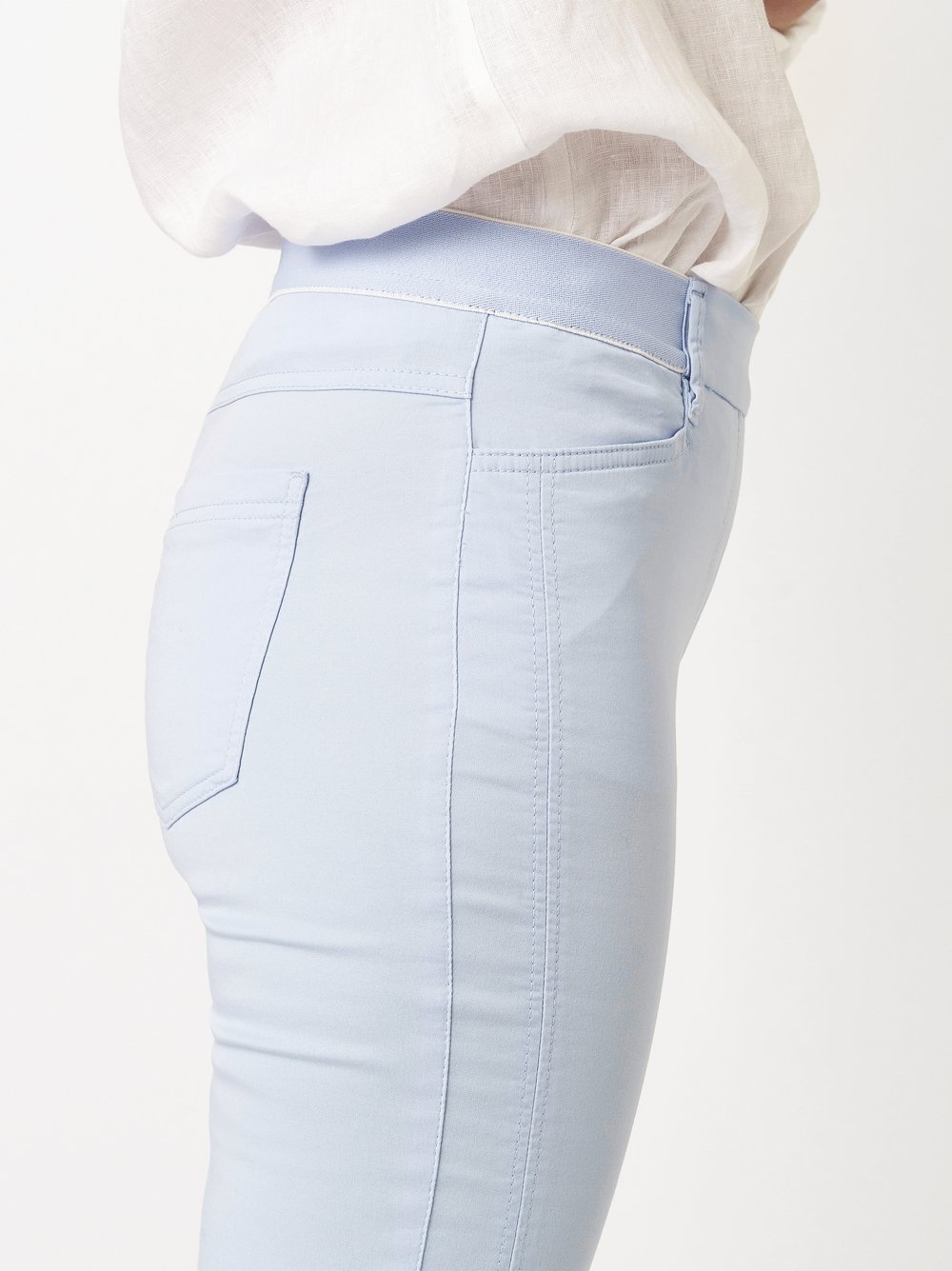 Relaxed_FS25-NOS_530_20-072855-14_4-jpg