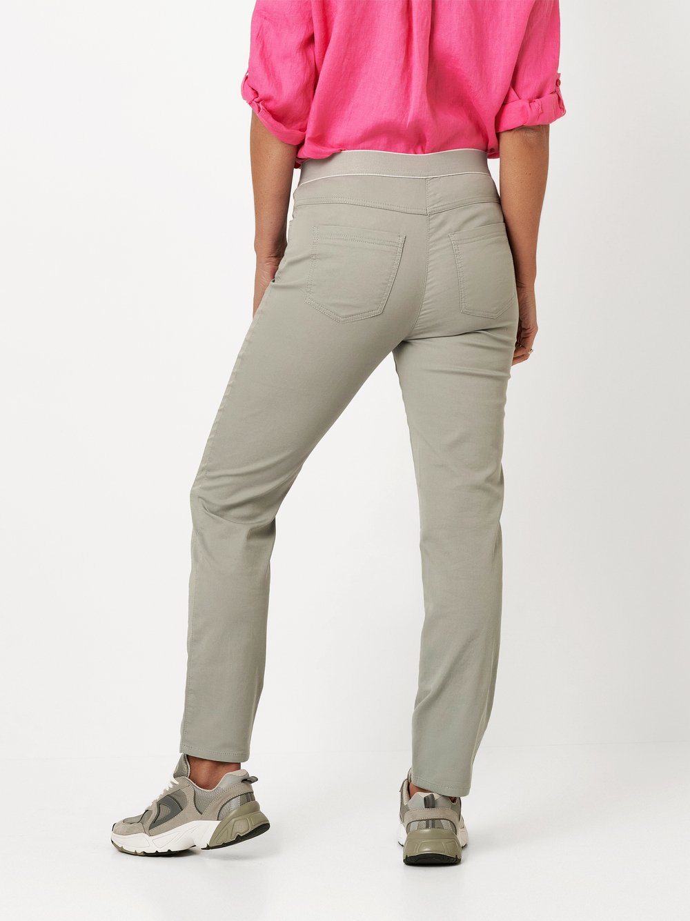 Relaxed_FS25-NOS_063_20-072855-14_3-jpg