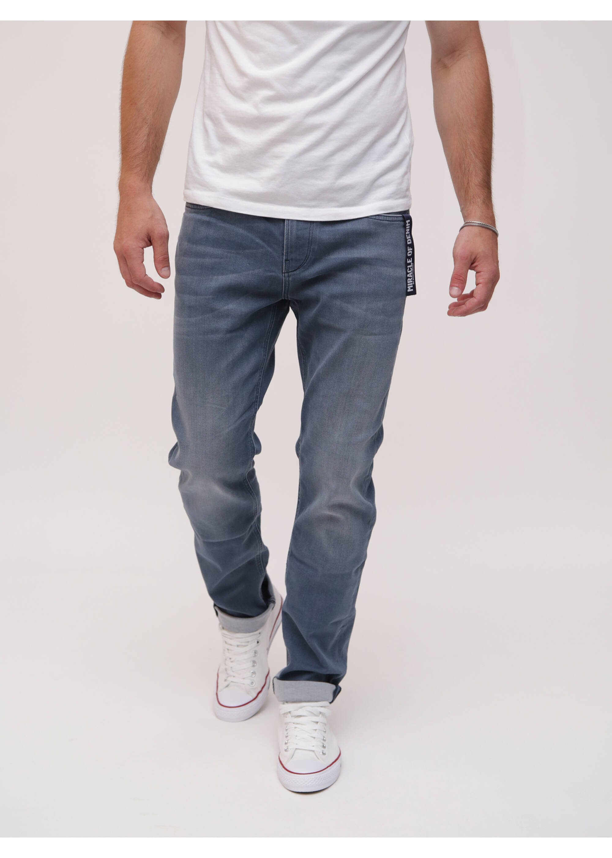 MOD-SP22-1002-3573_00_2000x2800