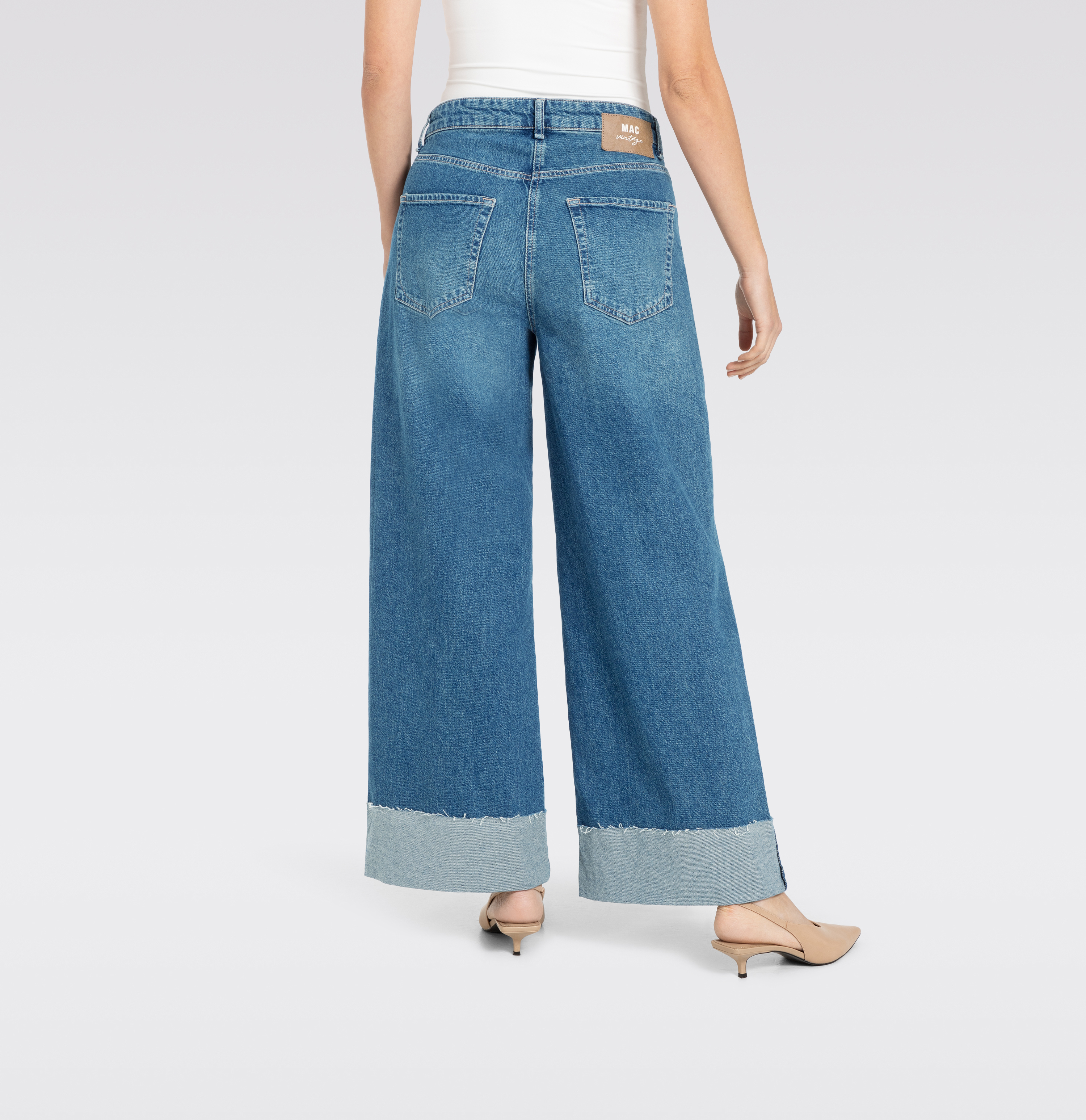 MAC_Early-Autumn-2025_D617_2805-90-0291L-D617_12-jpg