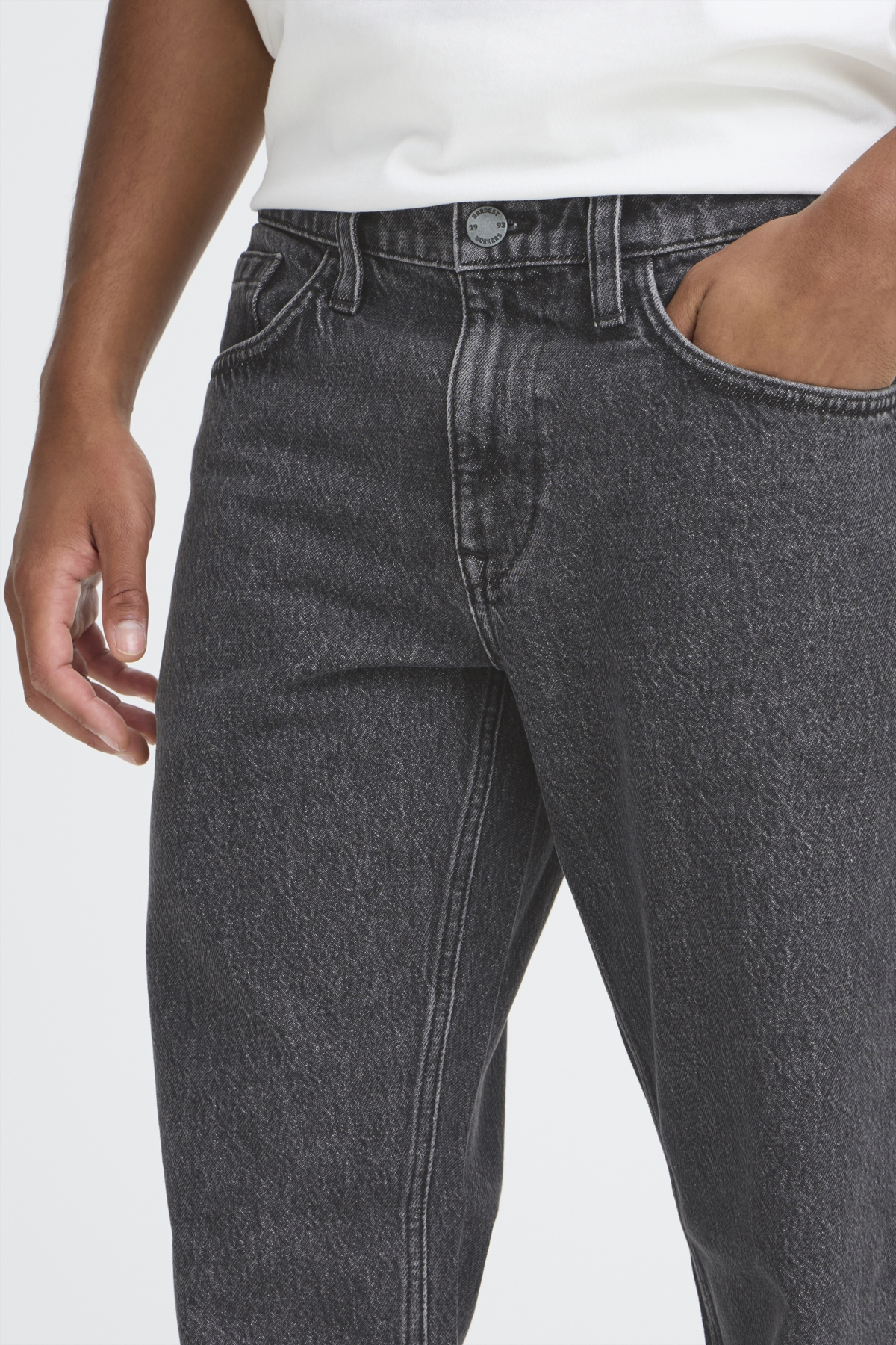 20720289_200296_350-jpeg