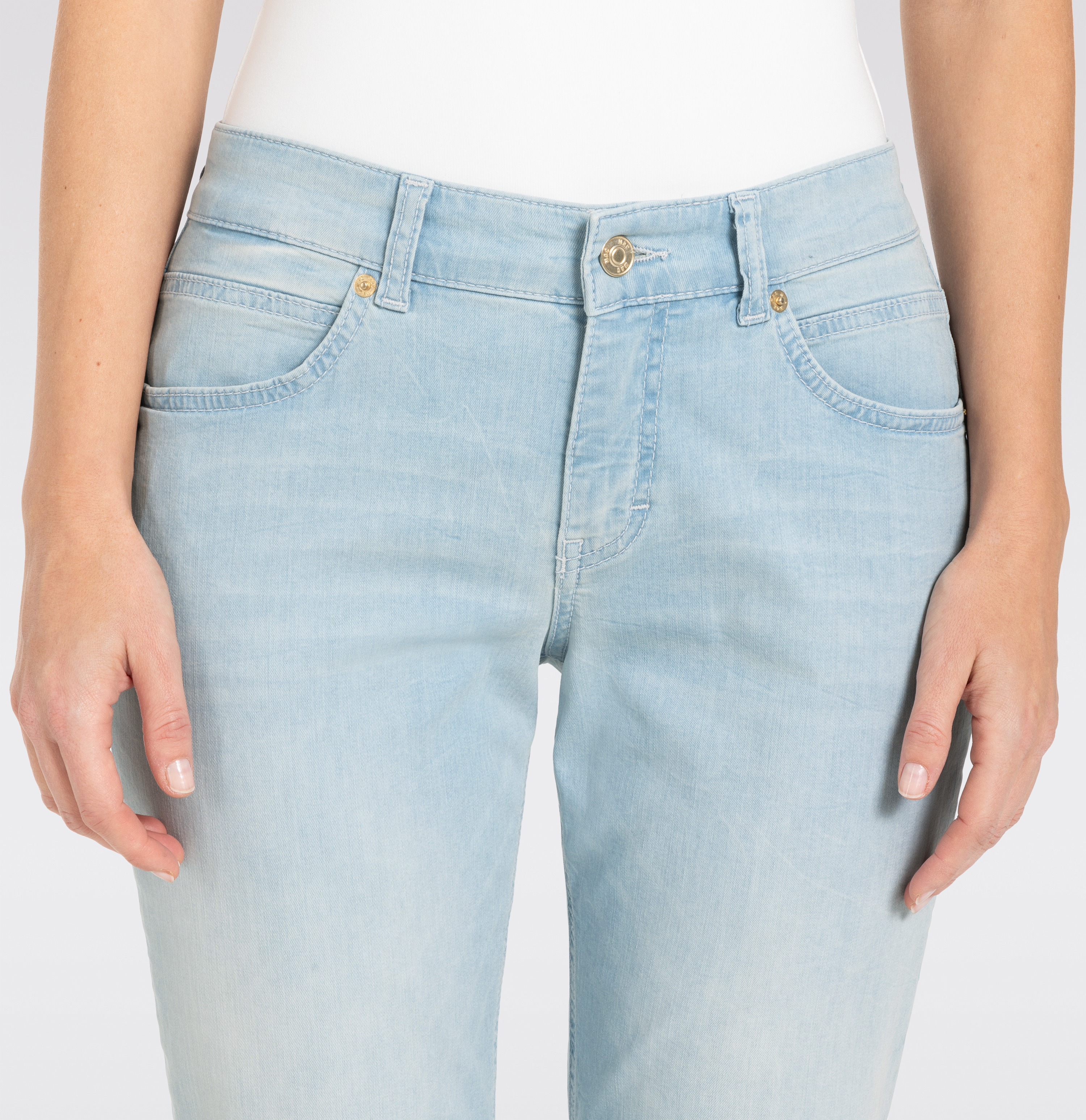 MAC_Spring-2025_D235_5714-90-0391L-D235_9-jpg