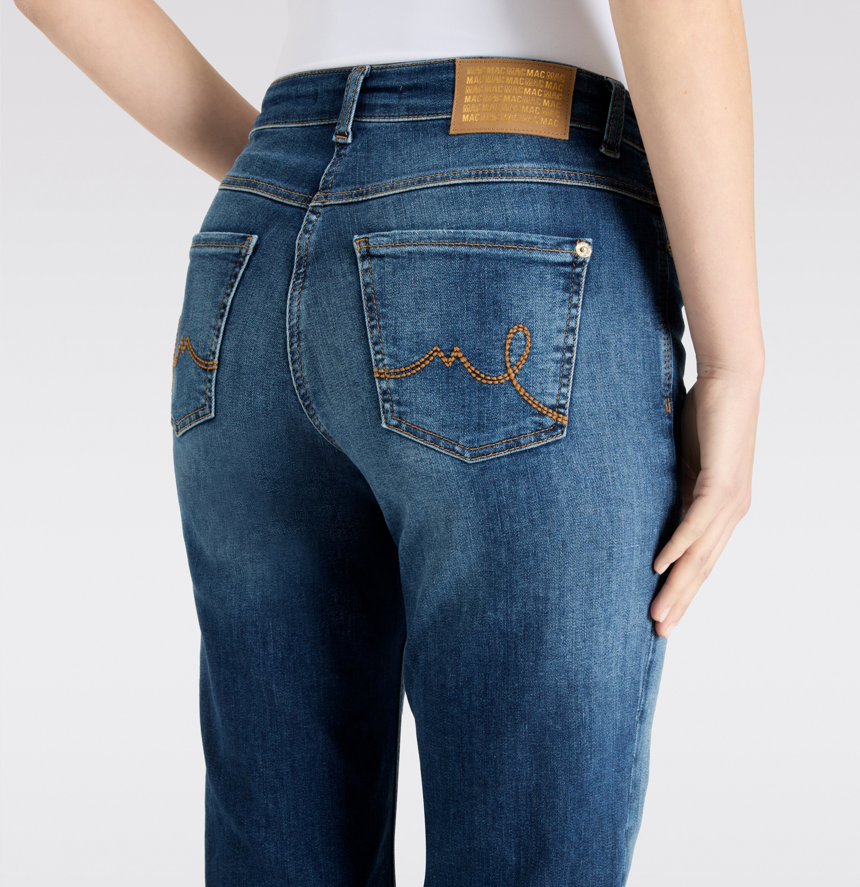 MAC_Early-Autumn-2025_D587_5225-9B-0387L-D587_11-jpg