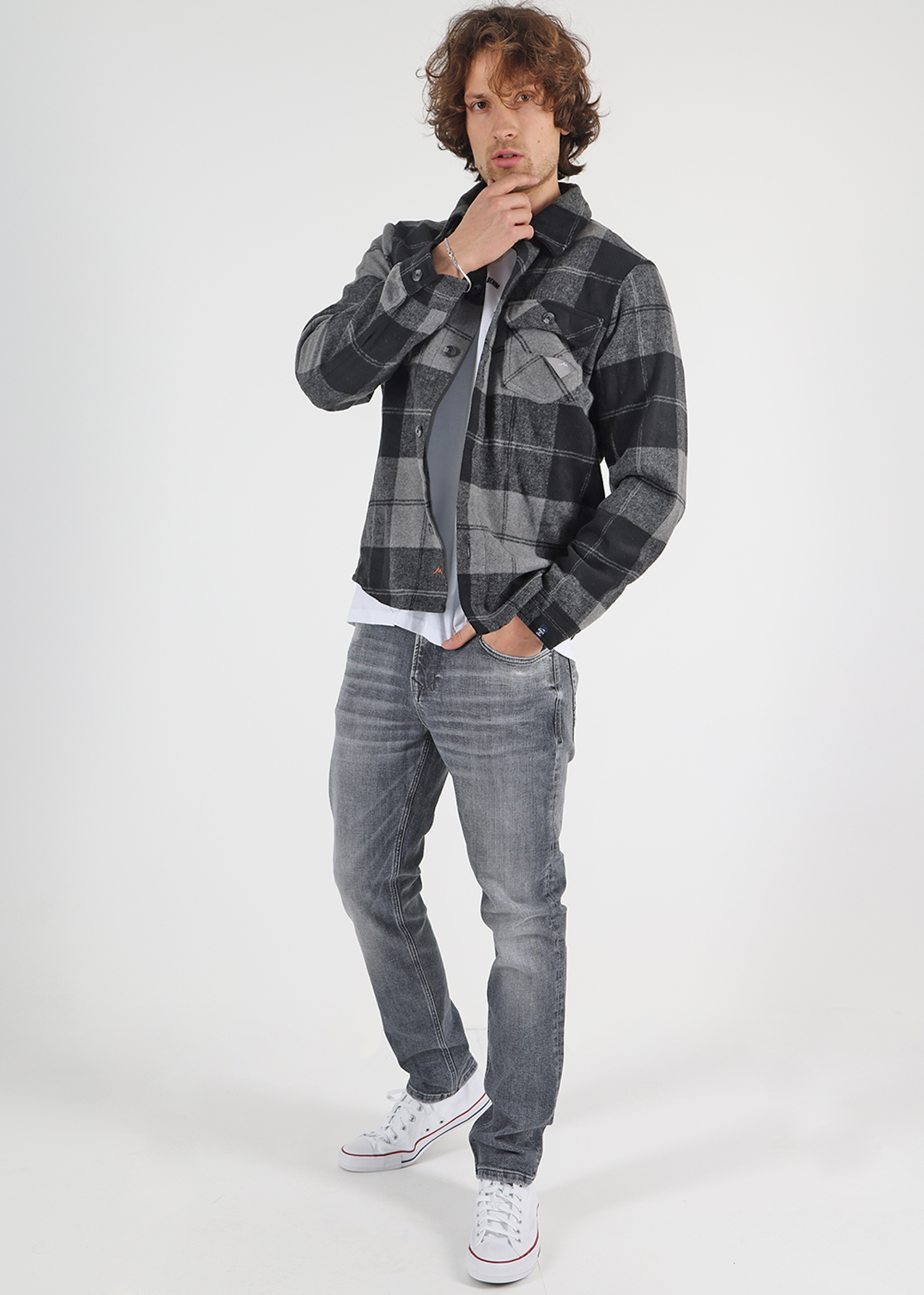 au23_1003_3657_00-jpg