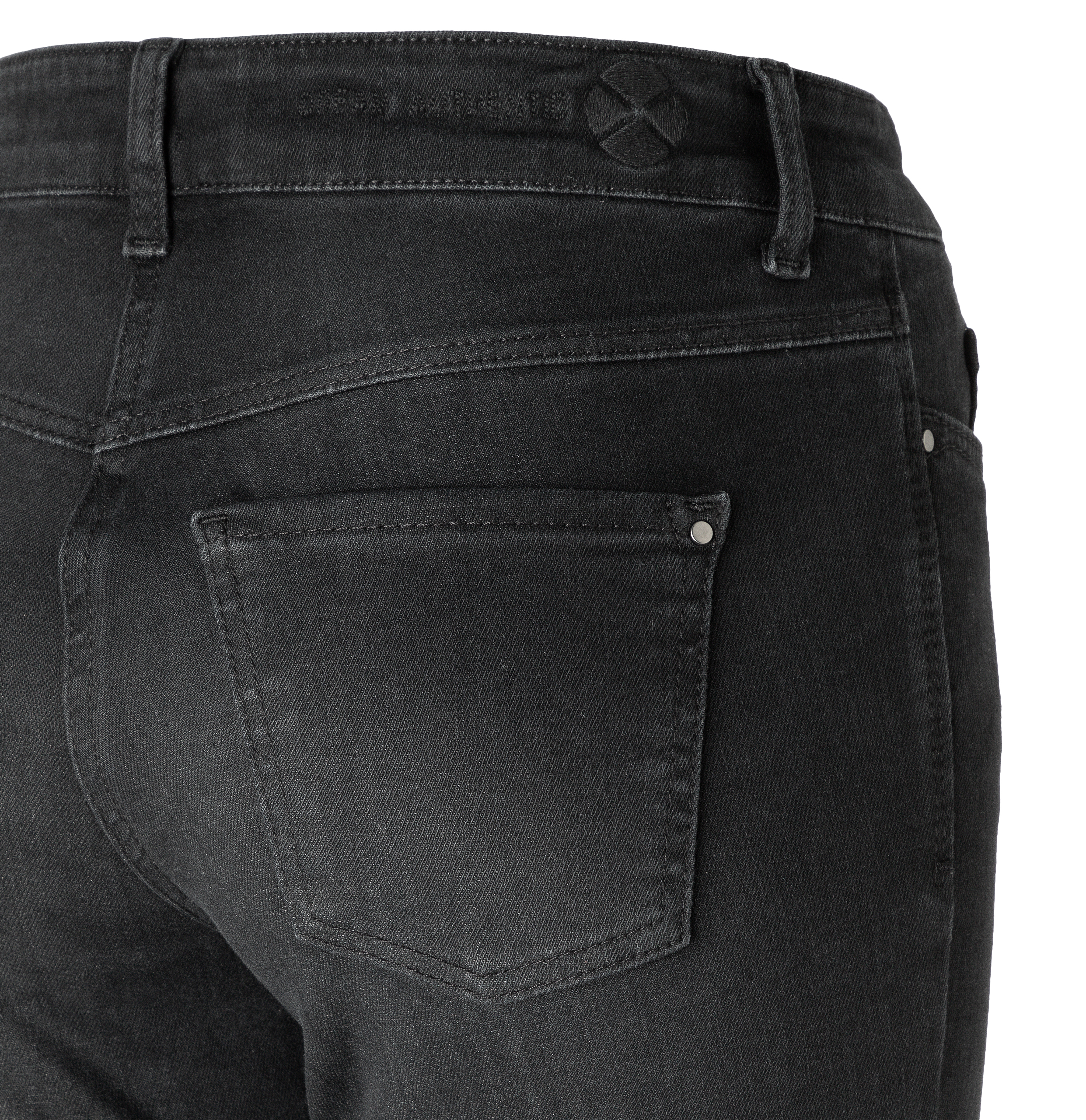 MAC_Autumn-2024_D988_5429-90-0358L-D988_5-jpg