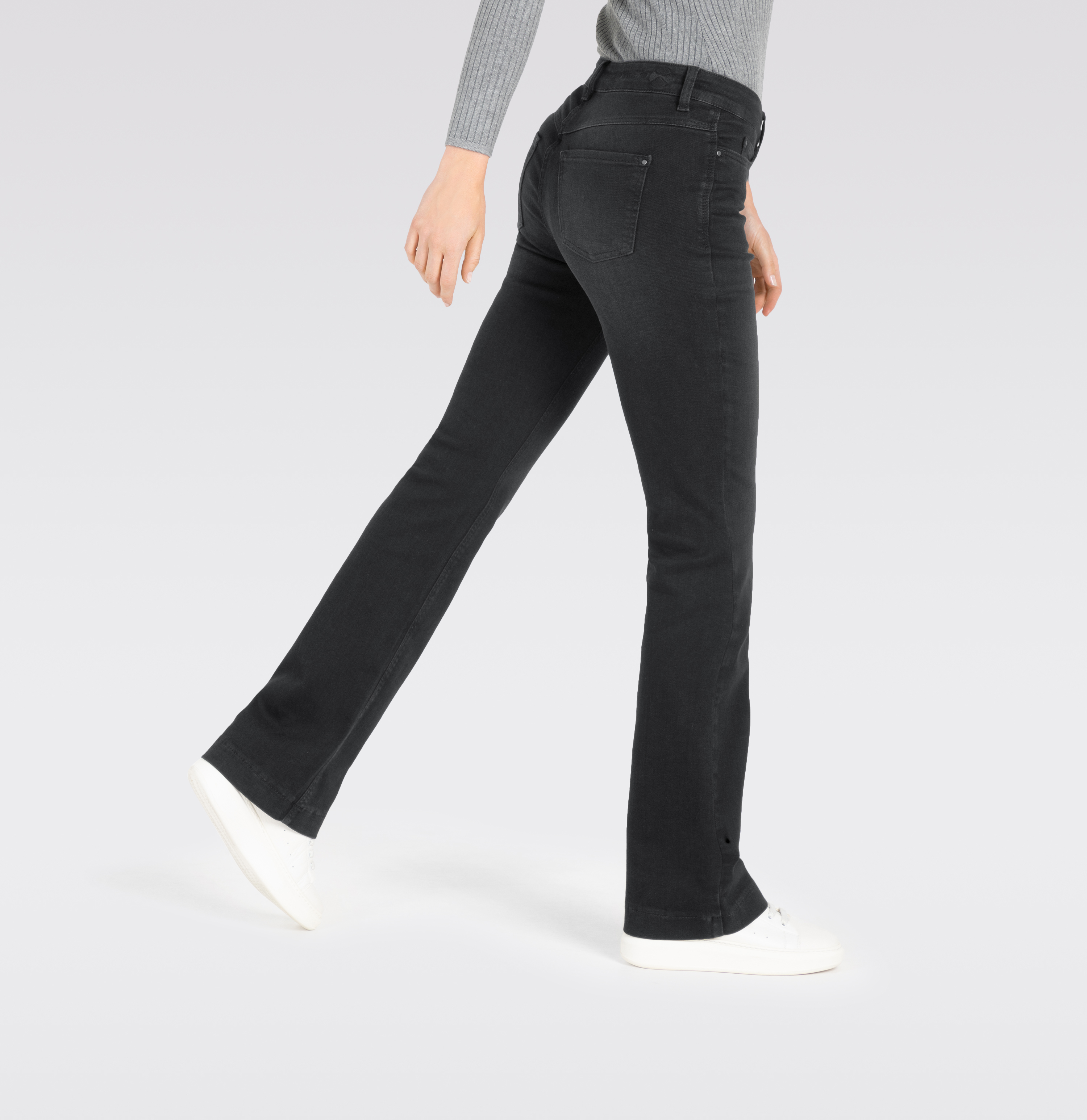 MAC_Autumn-2024_D988_5429-90-0358L-D988_10-jpg