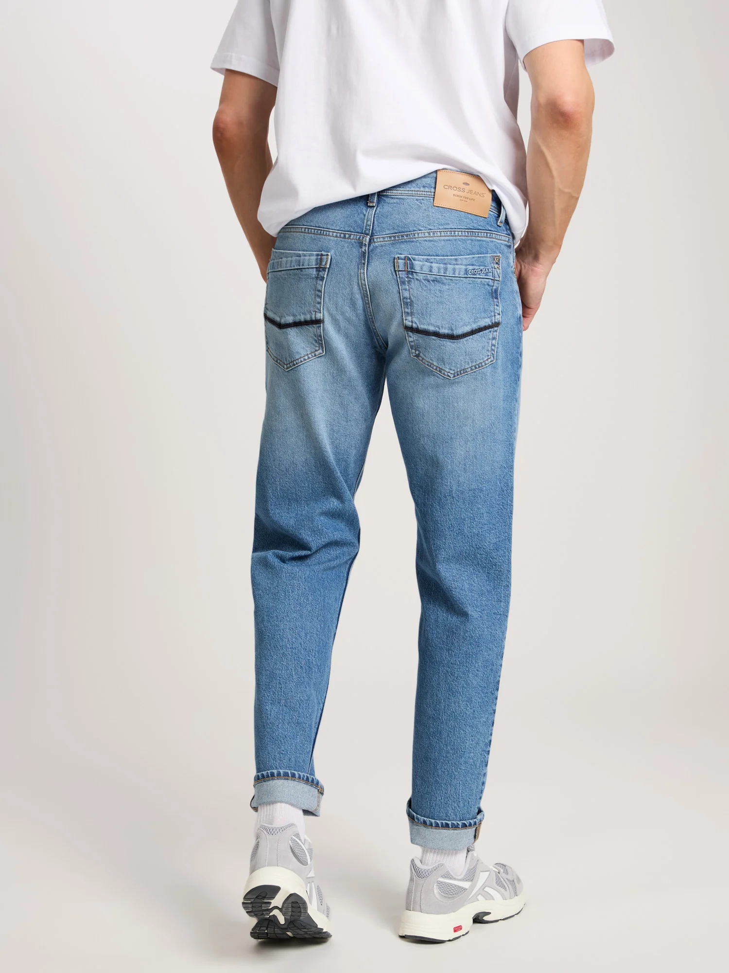 E_161_272_cross_jeans_null_2-webp